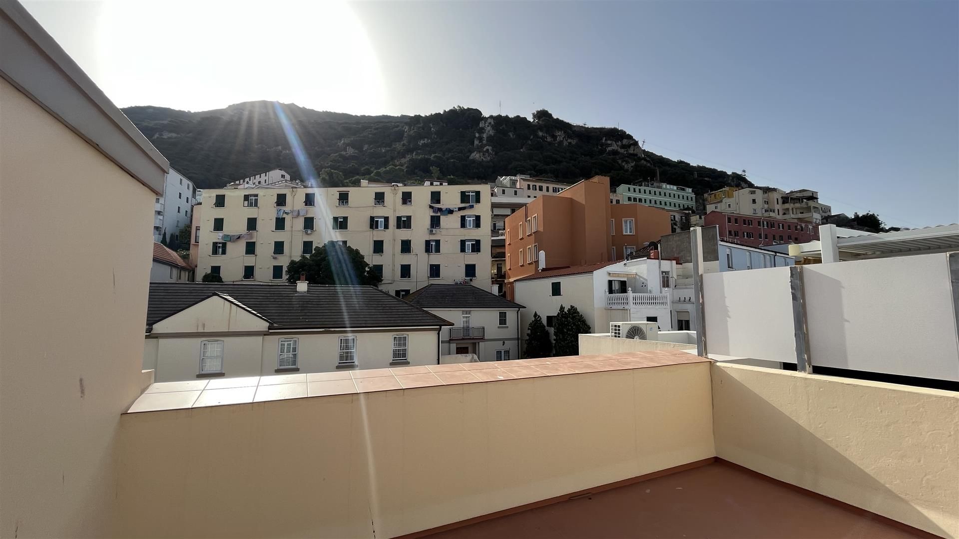 Hus i Gibraltar,  11981217