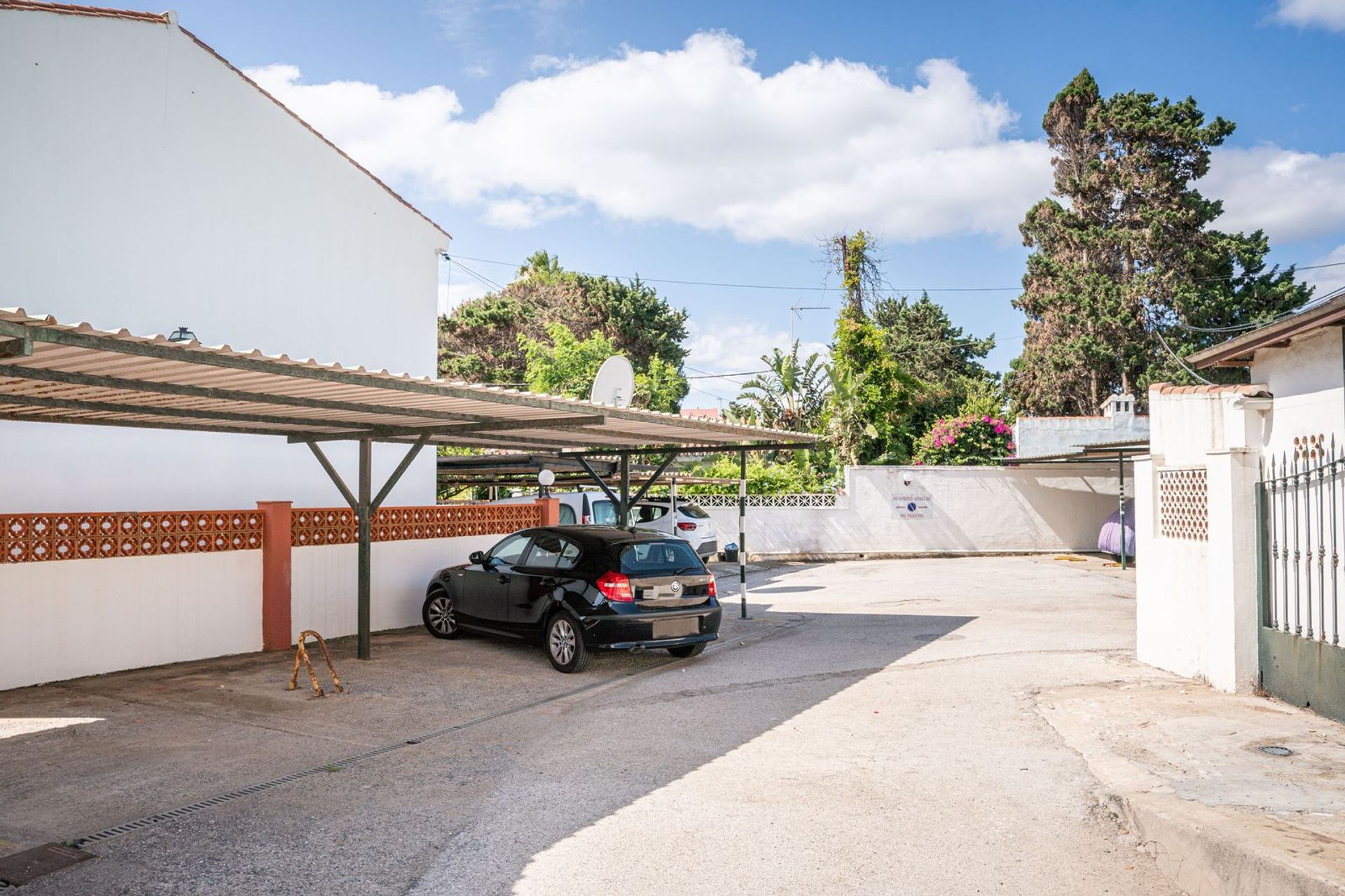 Condominium in Puerto de la Duquesa, Andalusia 11981547