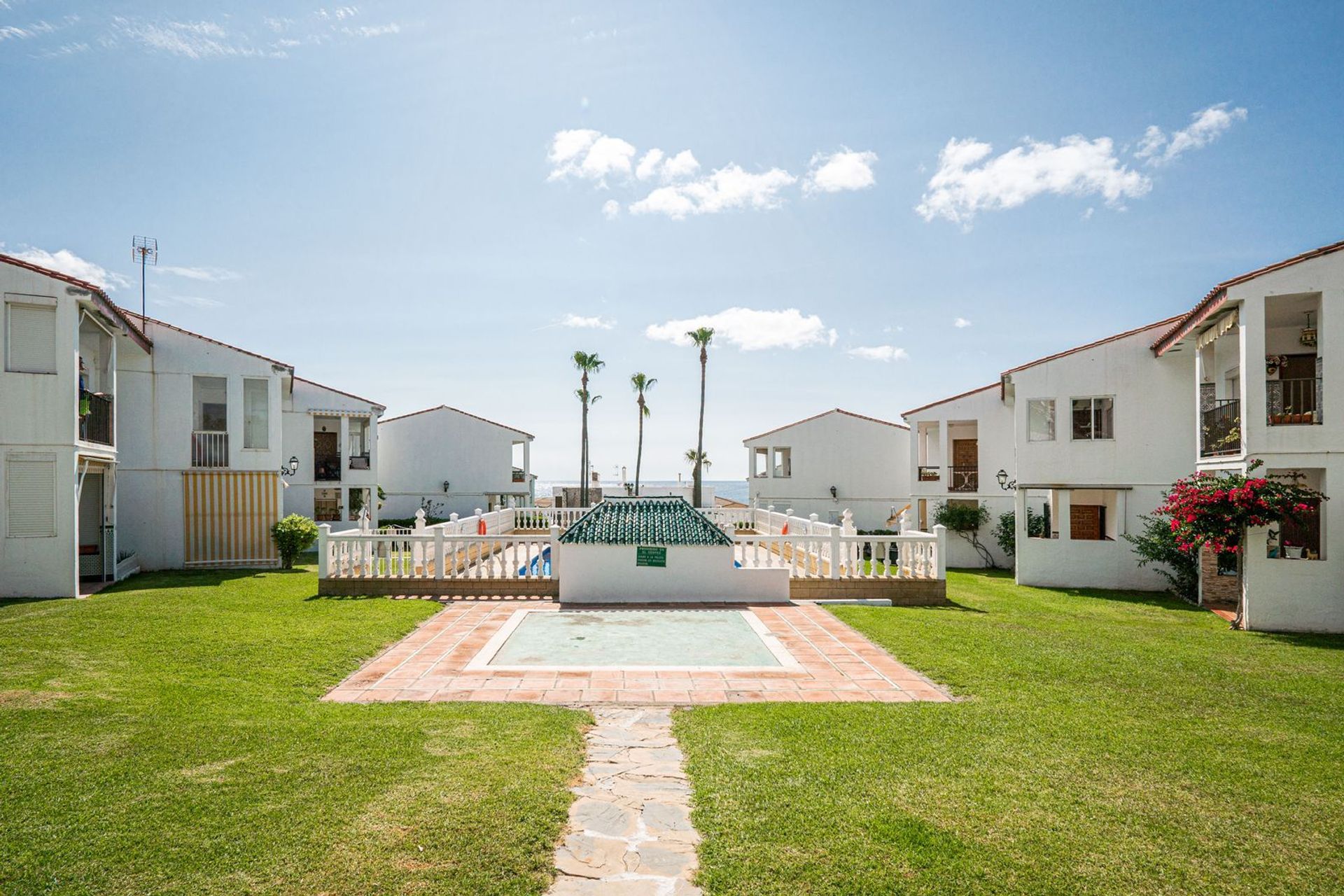 Condominio nel Puerto de la Duquesa, Andalusia 11981547