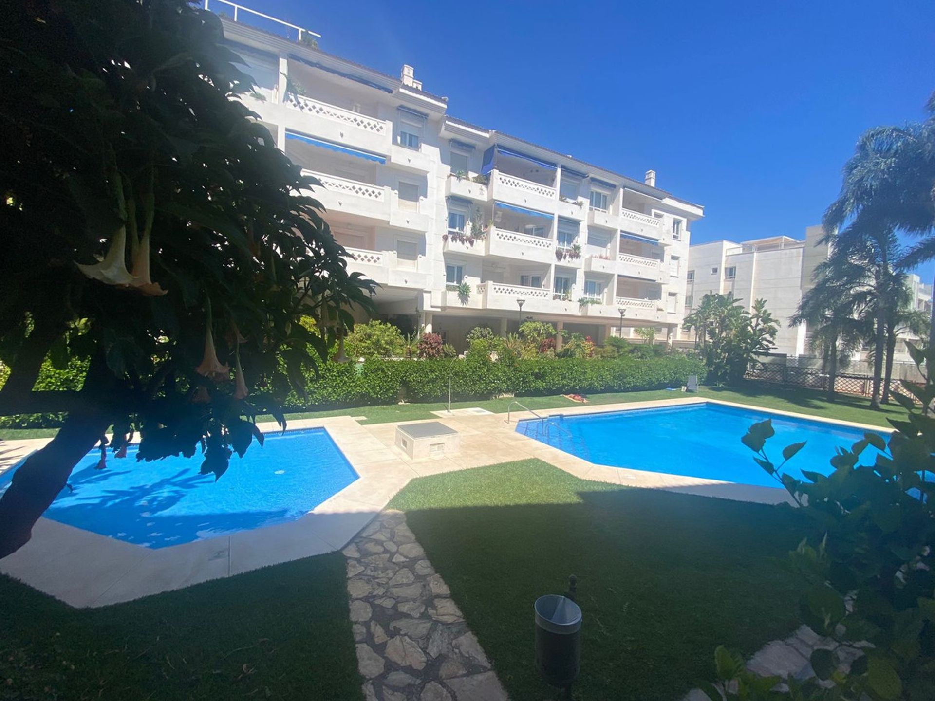 Condominium in Marbella, Andalusië 11982284