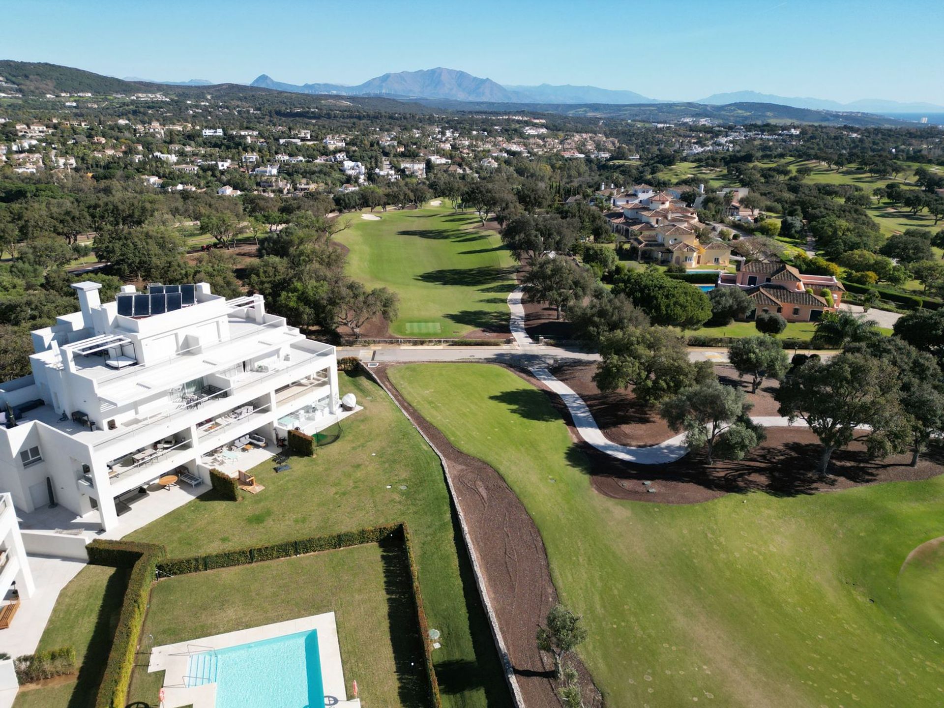 Condominium in San Roque, Andalucía 11989401