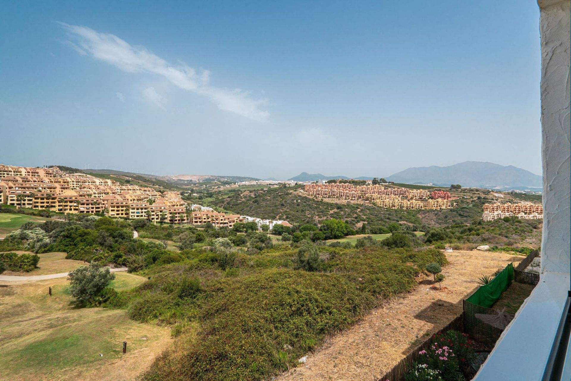 Condominium in La Duquesa, Andalucía 11989450