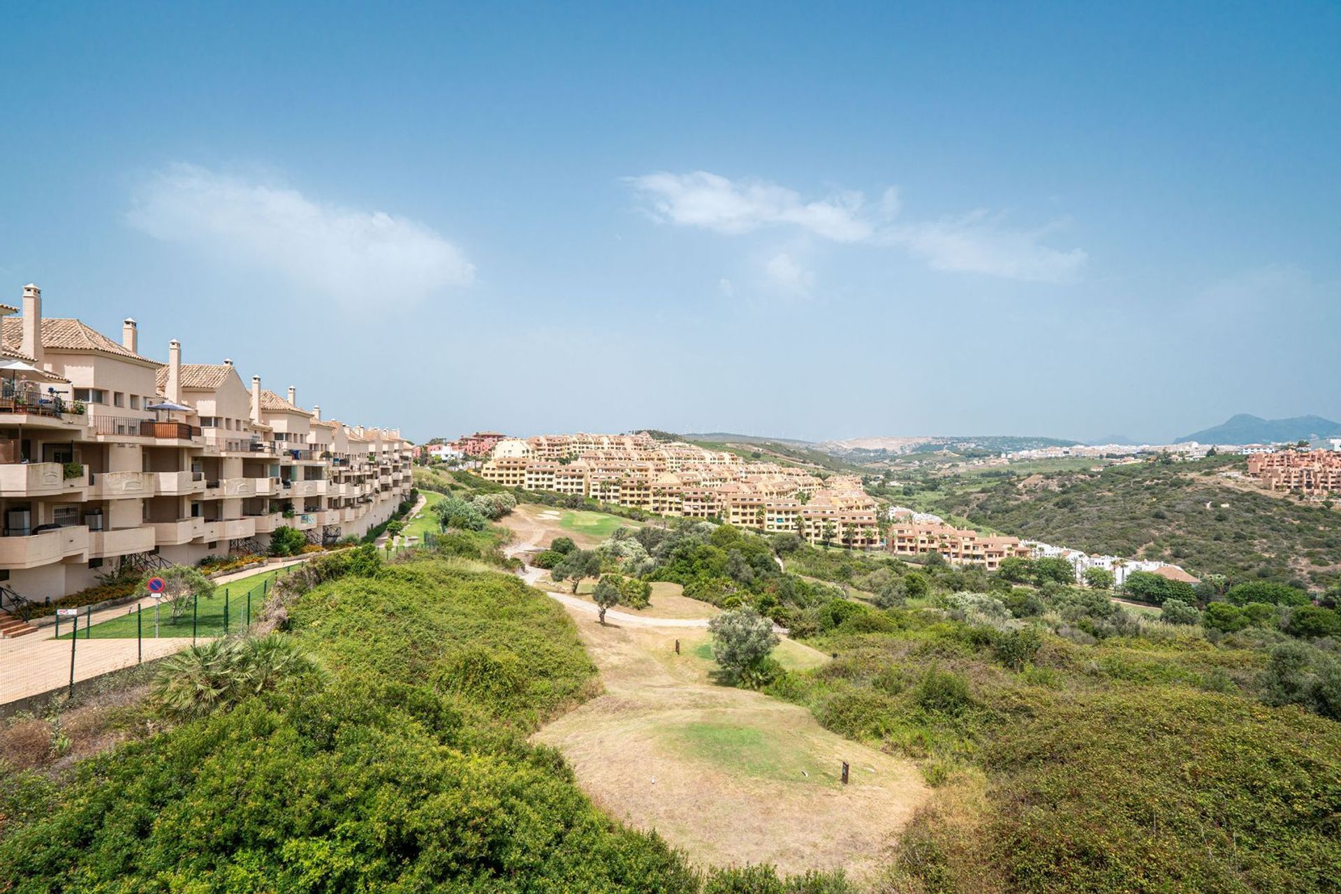 Condominium in La Duquesa, Andalucía 11989450