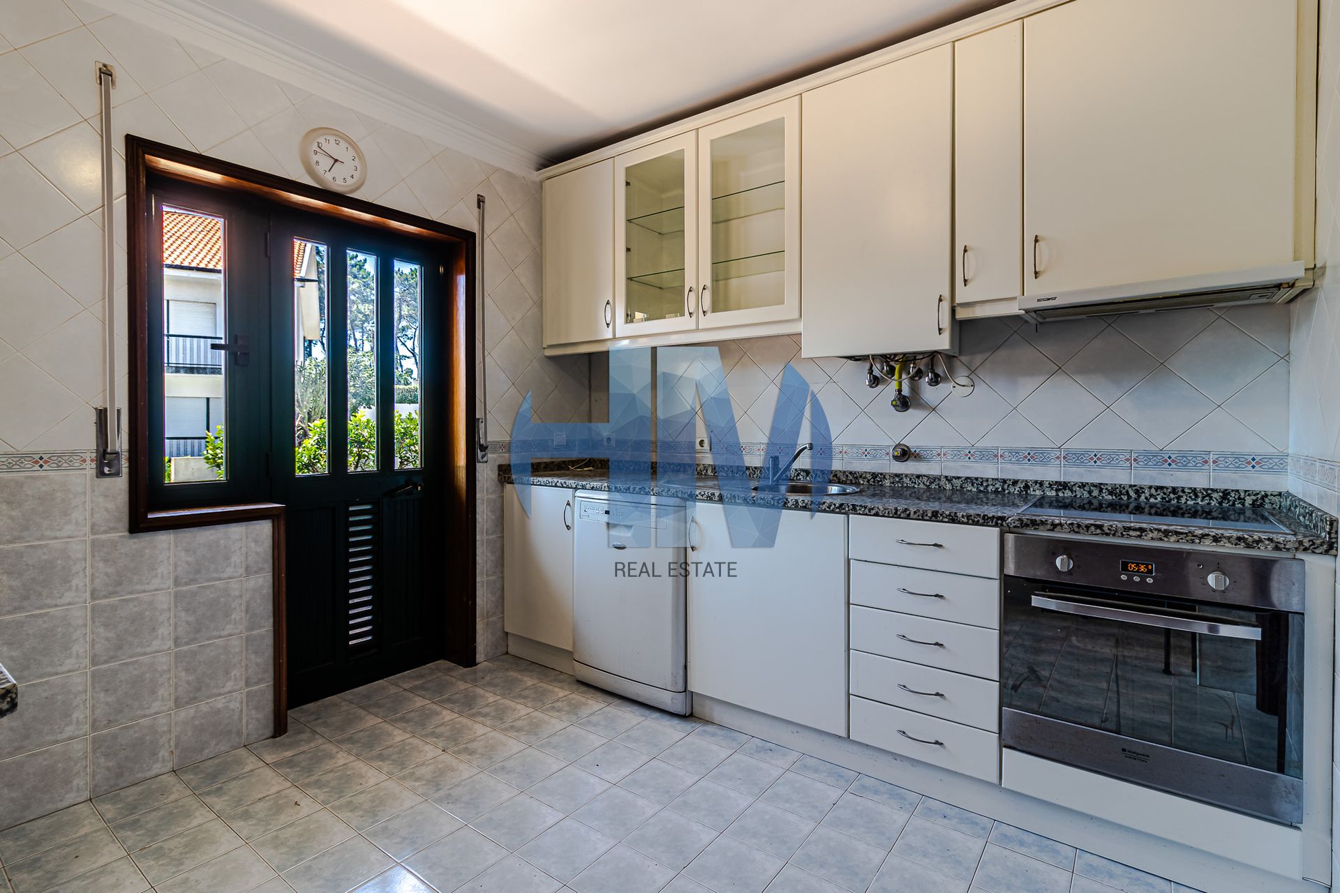 Residential in Porto, 370 Avenida do Doutor Antunes Guimarães 11990403