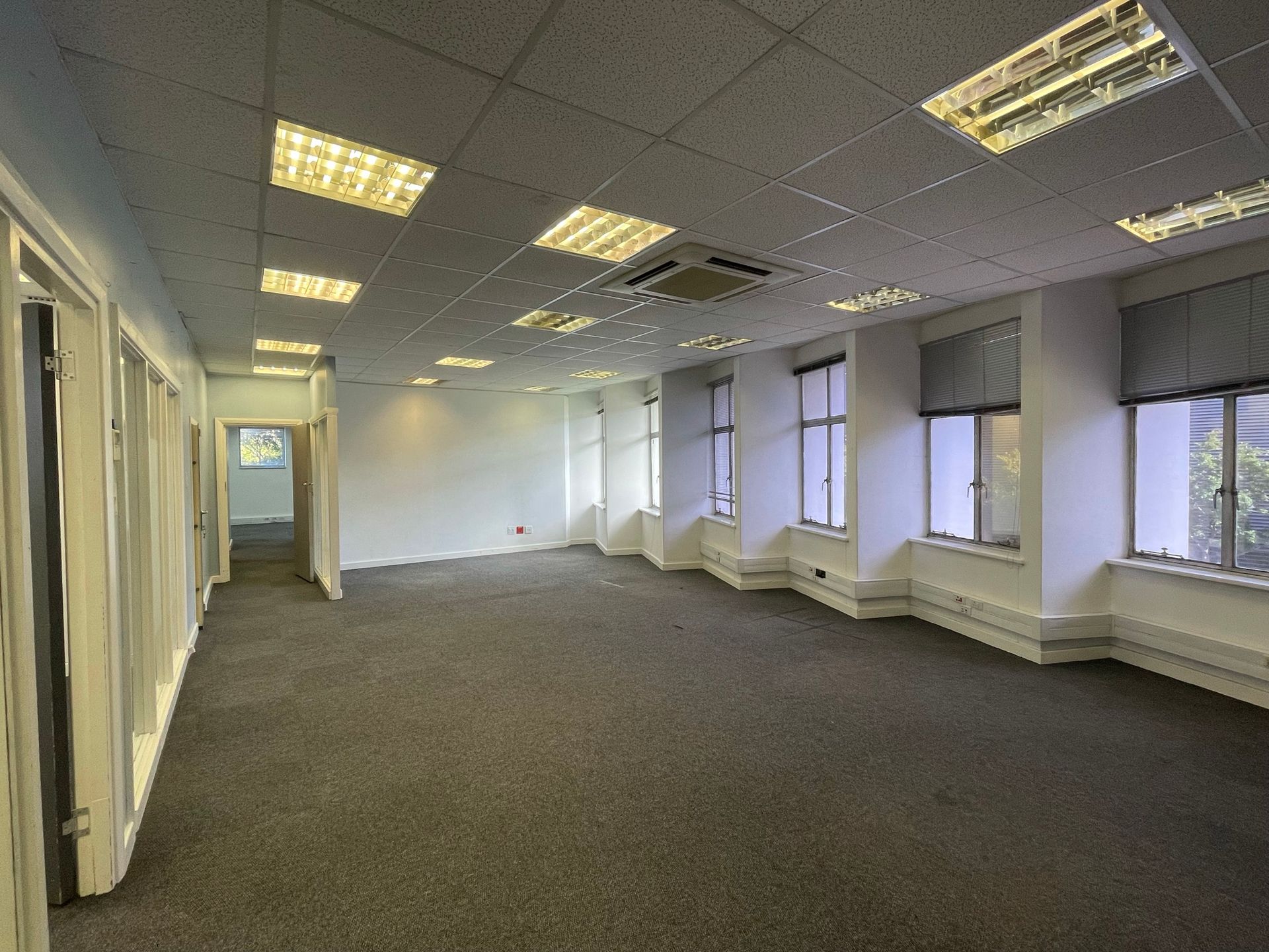 Office in Epping, Howard Drive 11990424