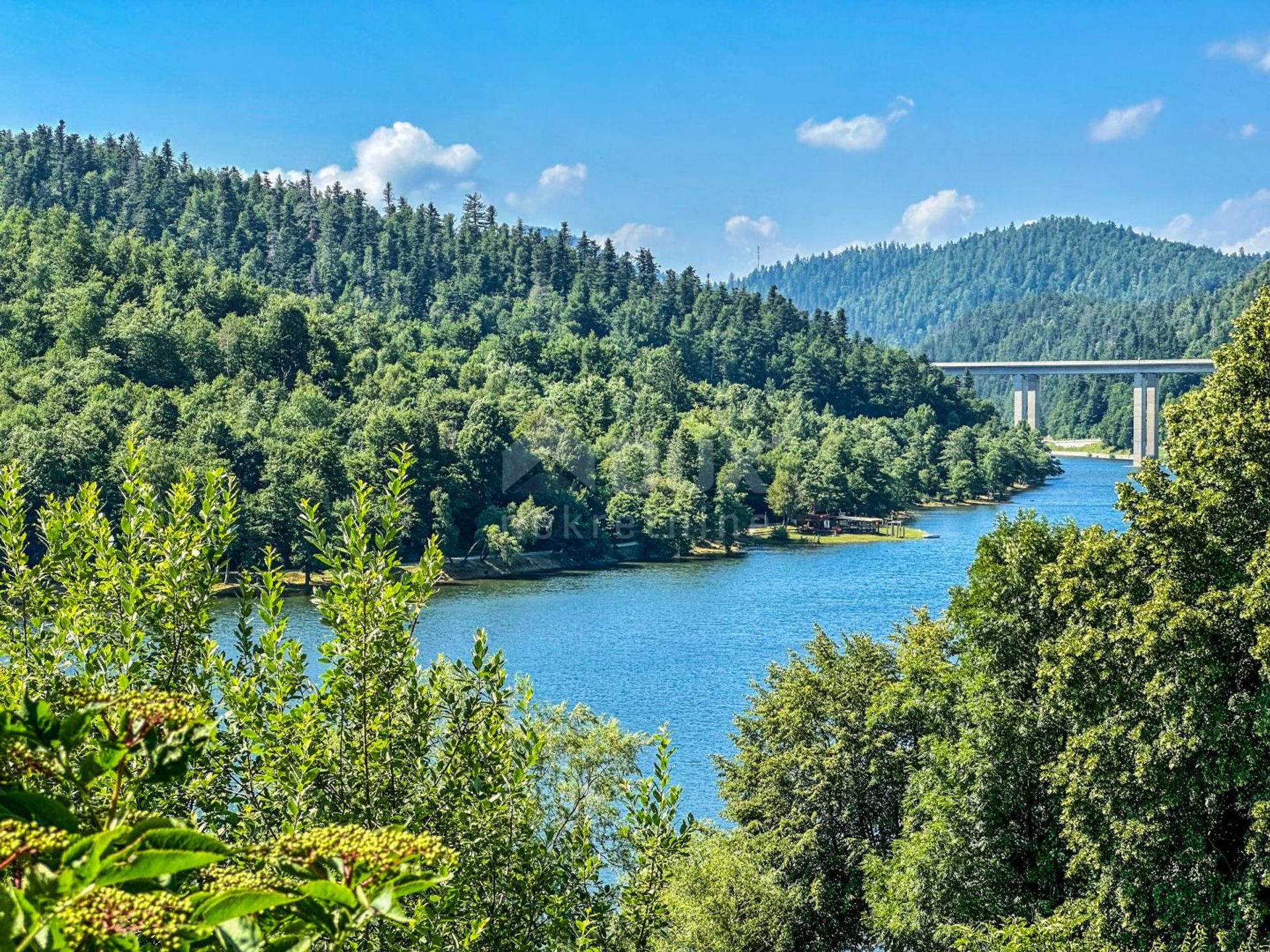 零售 在 Fužine, Croatia, Primorje-Gorski Kotar County 11991310