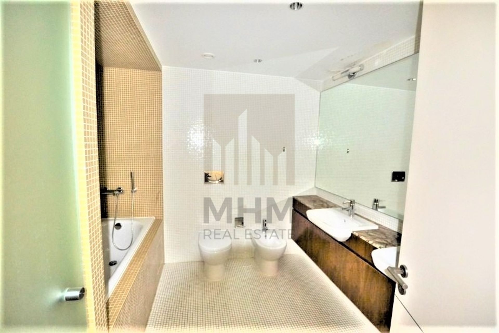 Condominium in دبي, دبي 11991481