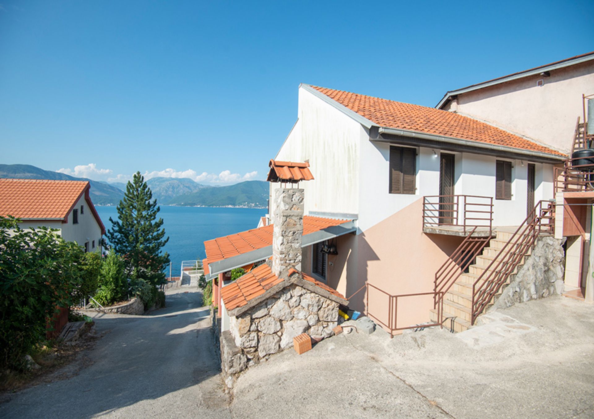 rumah dalam Petrovići, Herceg Novi 11996601