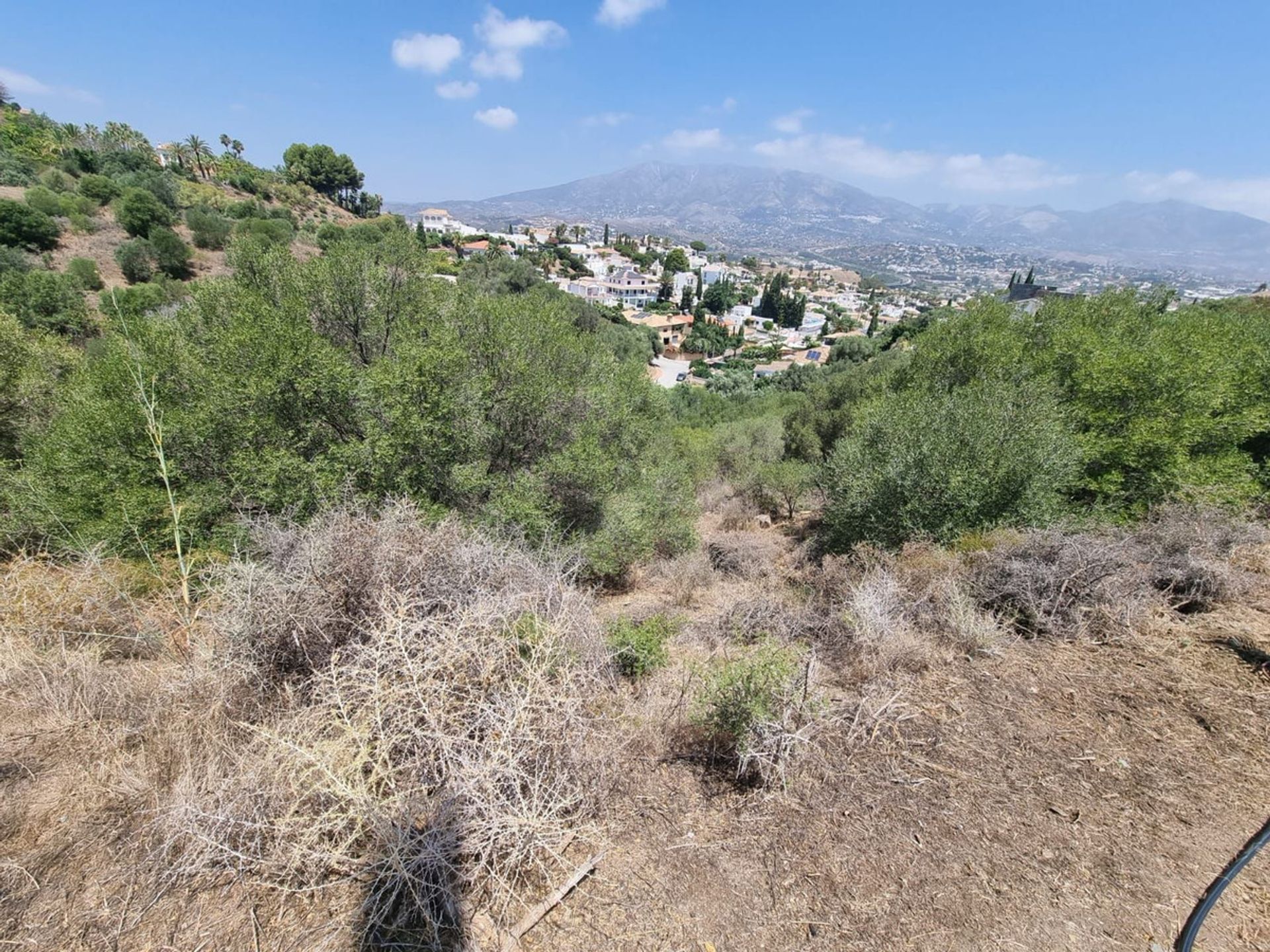 Tanah di Fuengirola, Andalusia 11996960