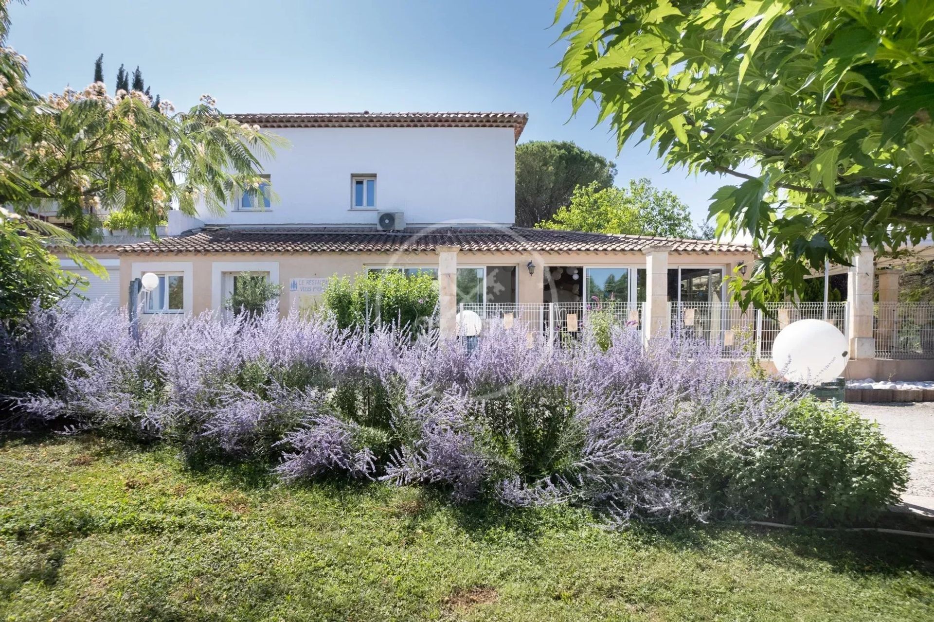 Huis in Fayence, Provence-Alpes-Cote d'Azur 11997711