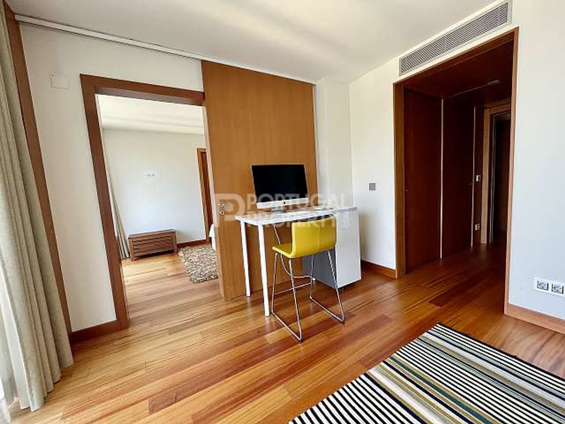 Condominium in Porto, Porto District 11998468