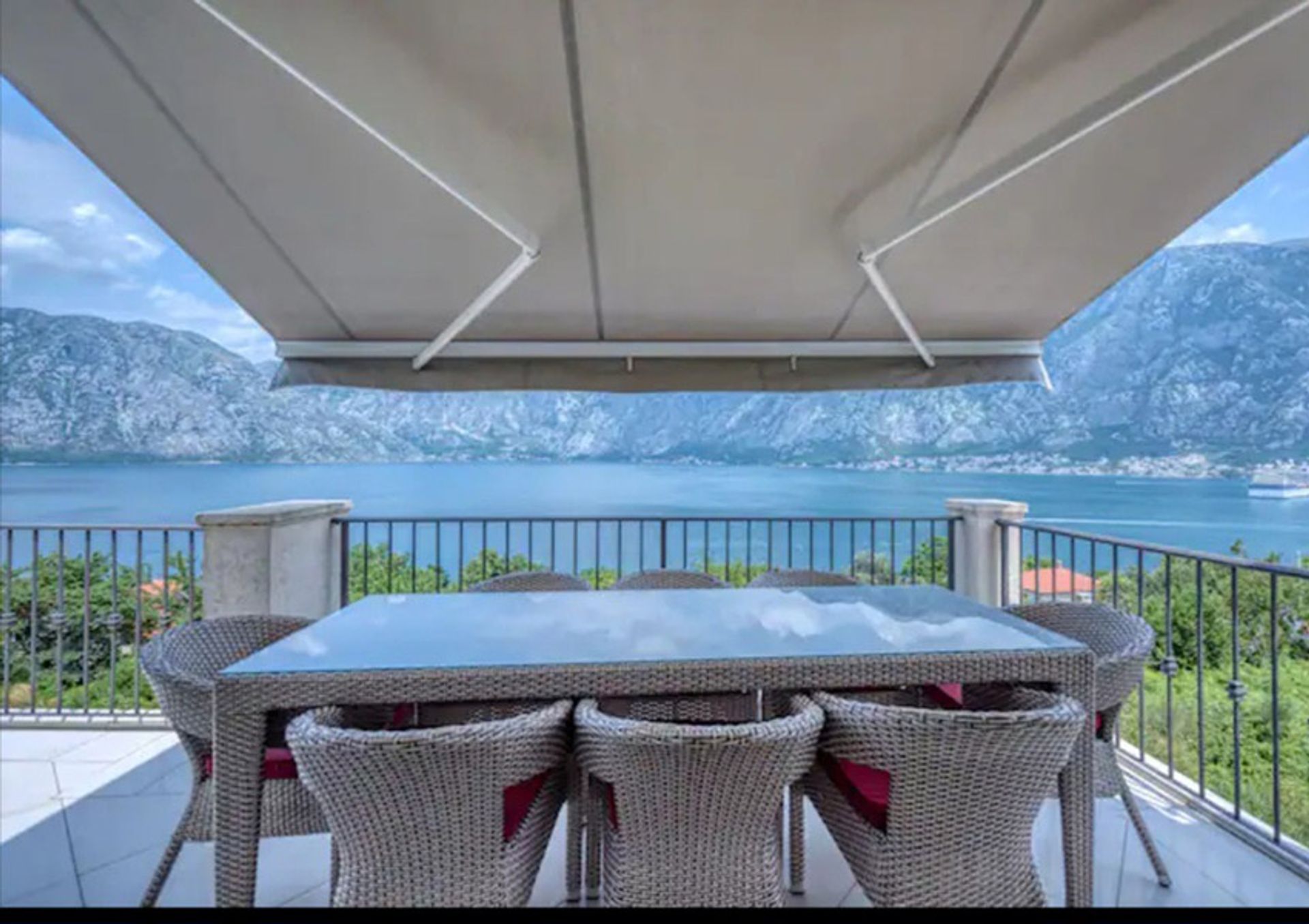 Condominium dans Kotor, Kotor 11998672