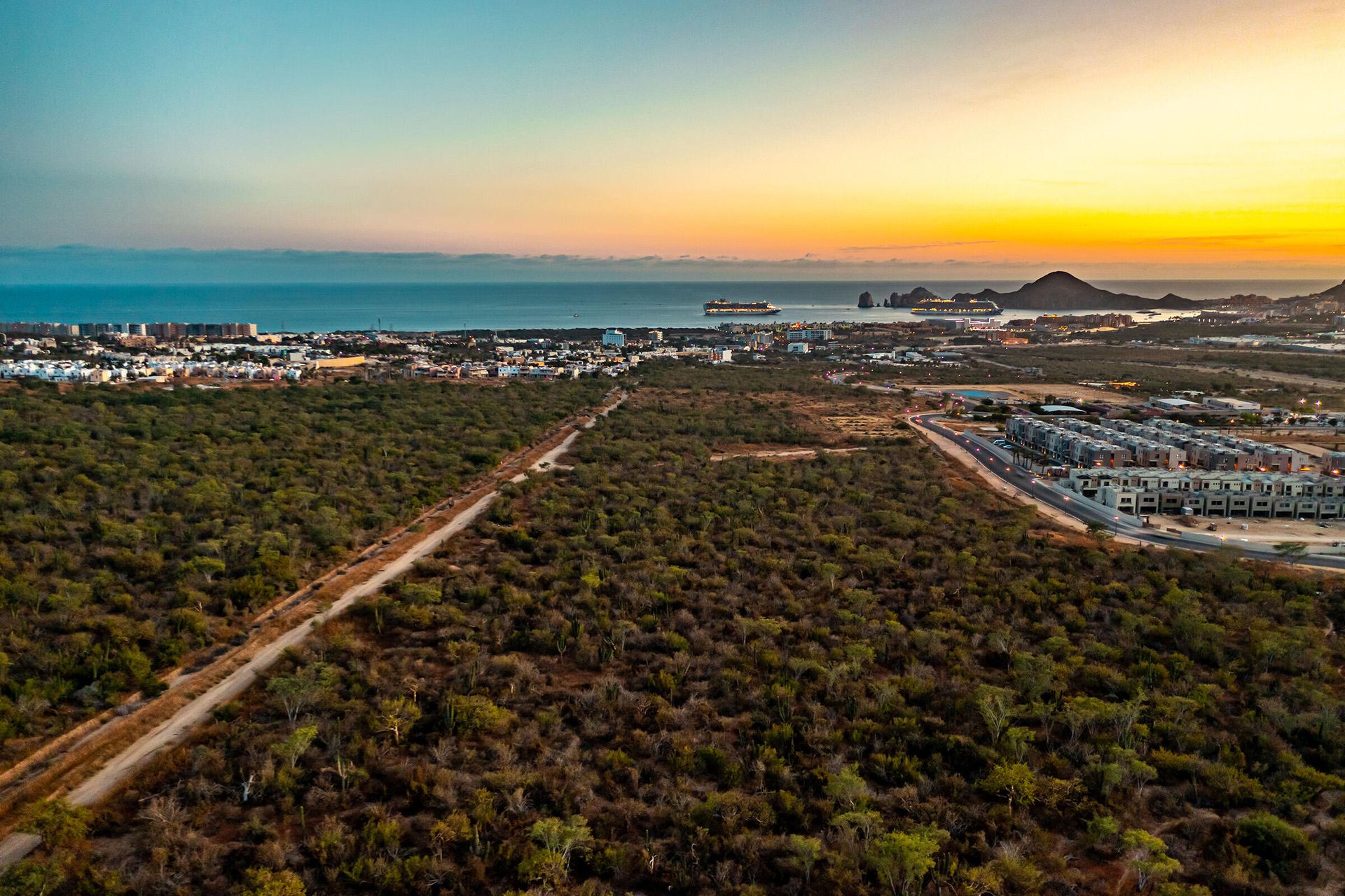 Земельные участки в Cabo San Lucas, Boulevard Paseo de la Marina 12000094