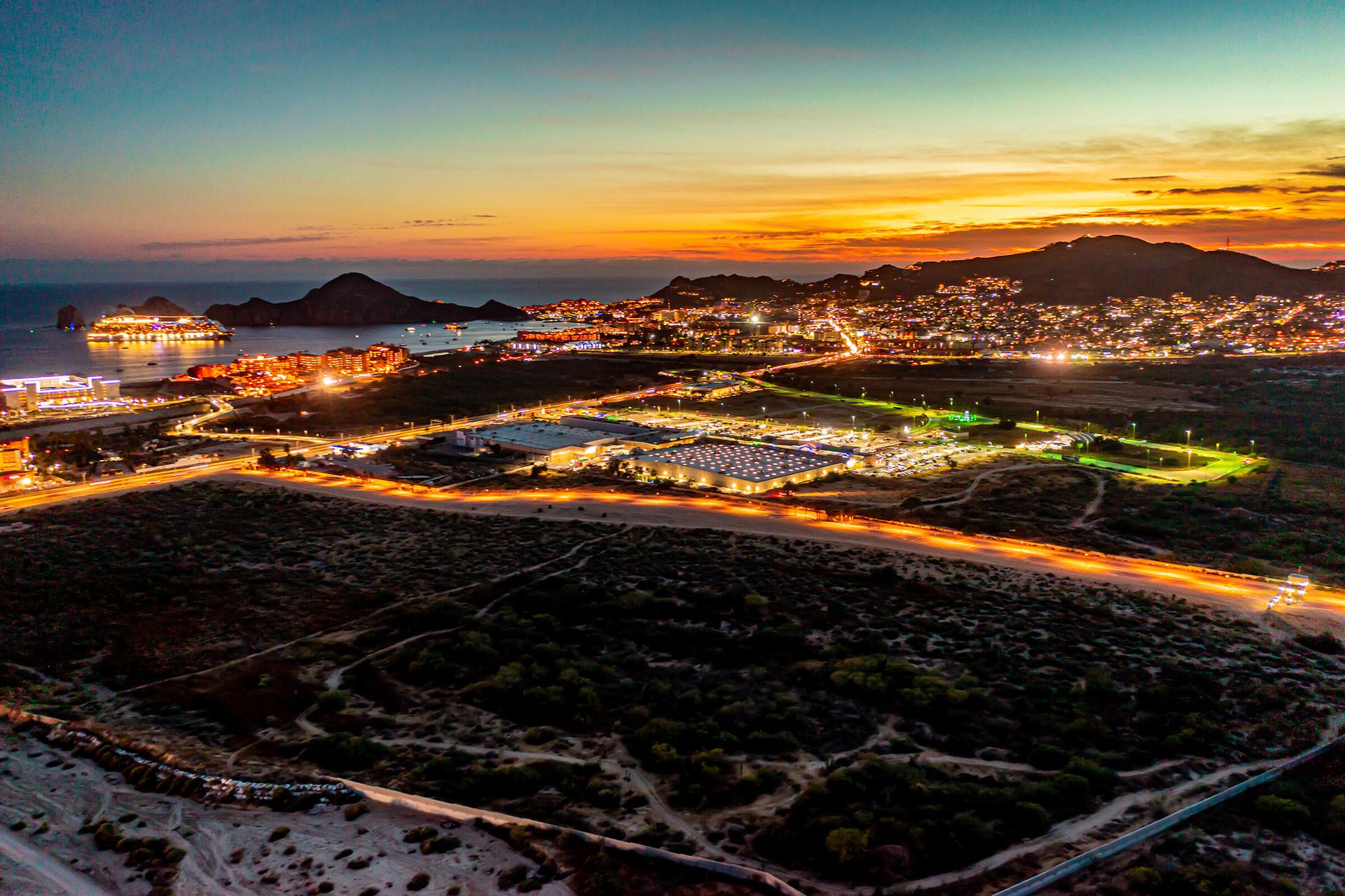 Земельные участки в Cabo San Lucas, Boulevard Paseo de la Marina 12000097