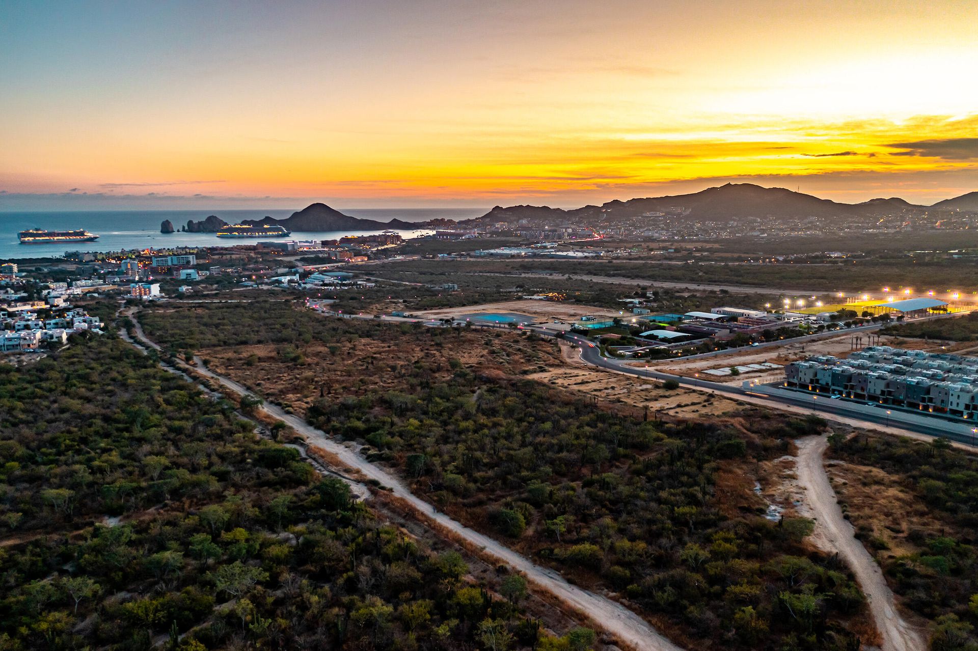 土地 在 Cabo San Lucas, Boulevard Paseo de la Marina 12000099