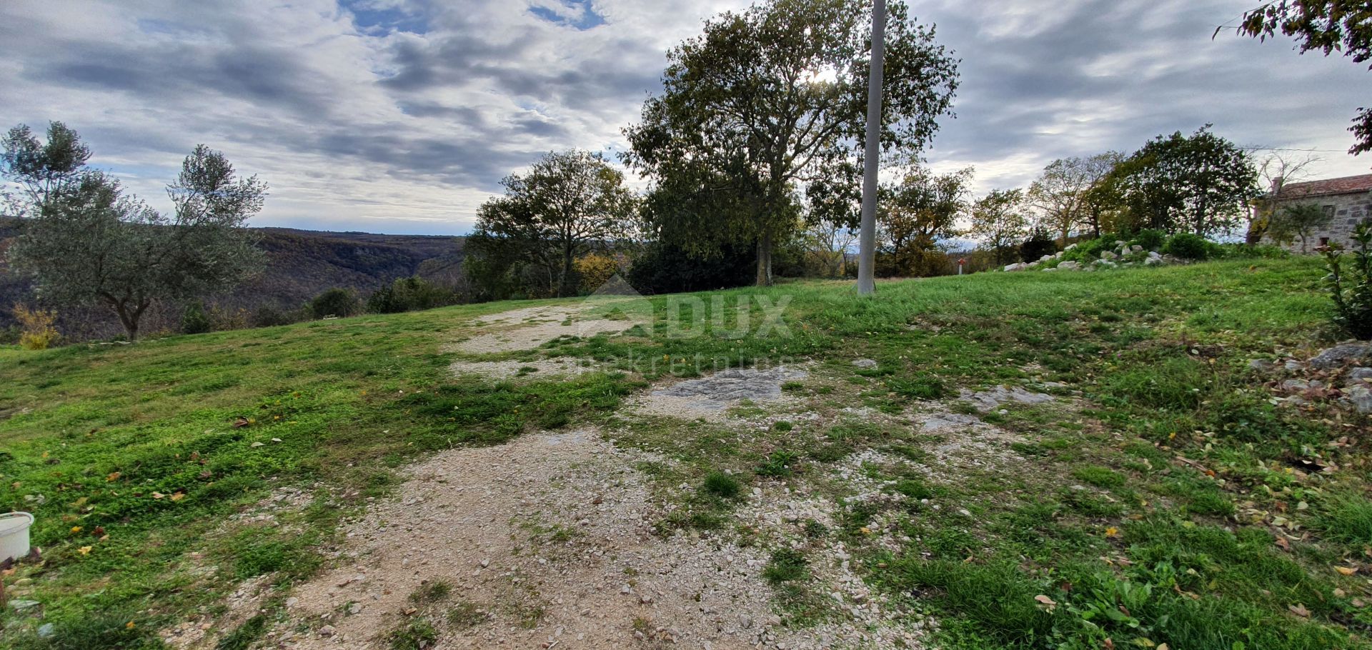 Земля в Grožnjan, Istria County 12000170