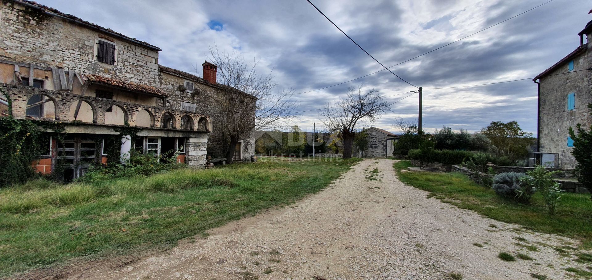 Земля в Grožnjan, Istria County 12000170