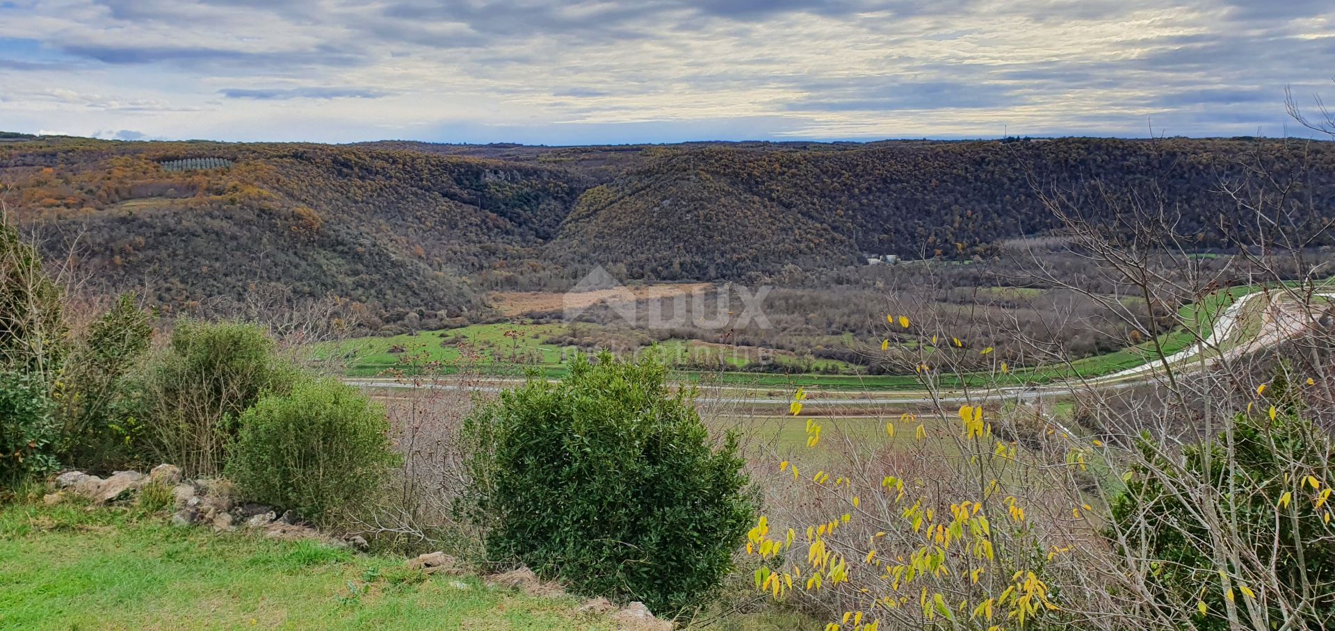 Земля в Grožnjan, Istria County 12000170