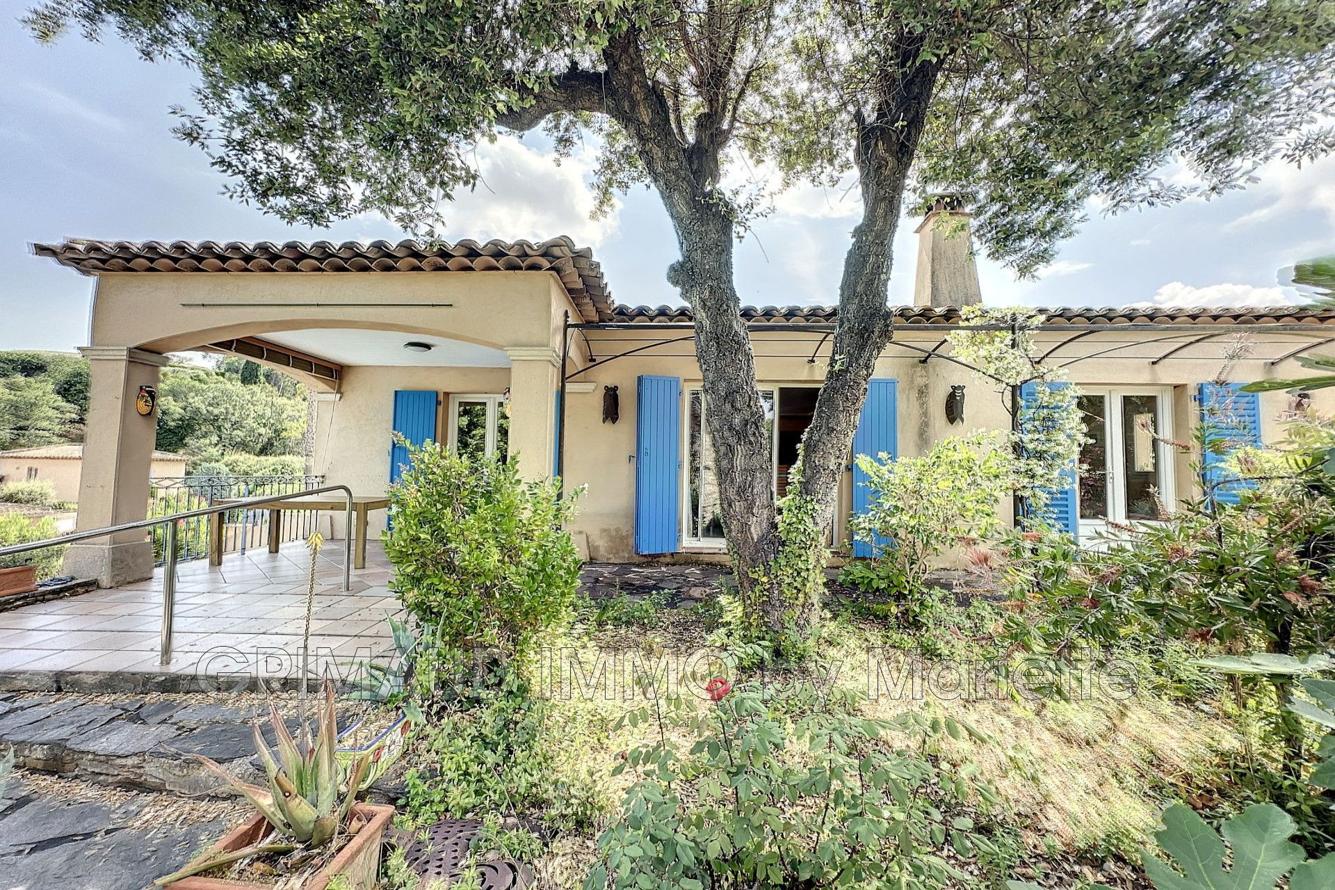 House in Cogolin, Provence-Alpes-Cote d'Azur 12000223