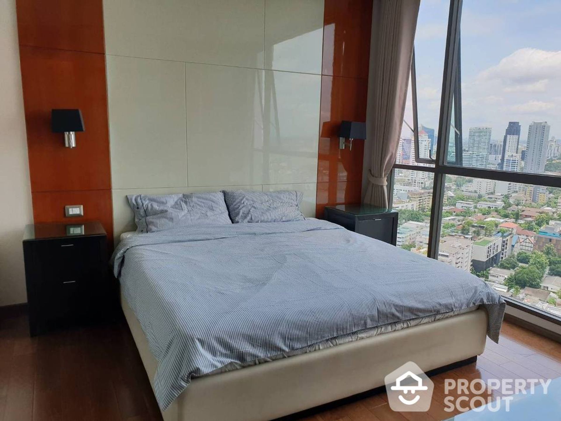 Condominio en Khlong Toei, Krung Thep Maha Nakhon 12000524