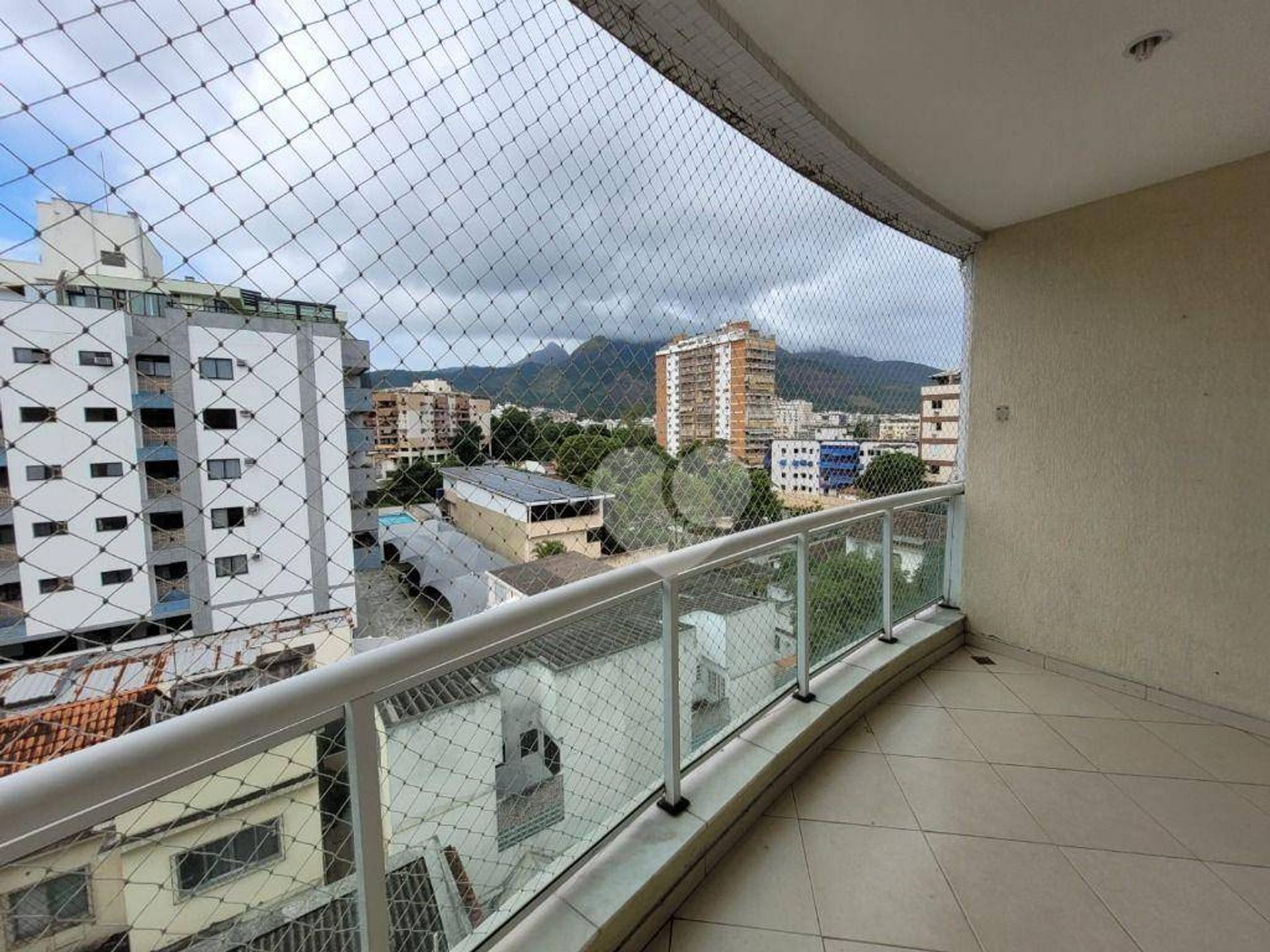 Condominium dans Jacarepagua, Rio de Janeiro 12001355