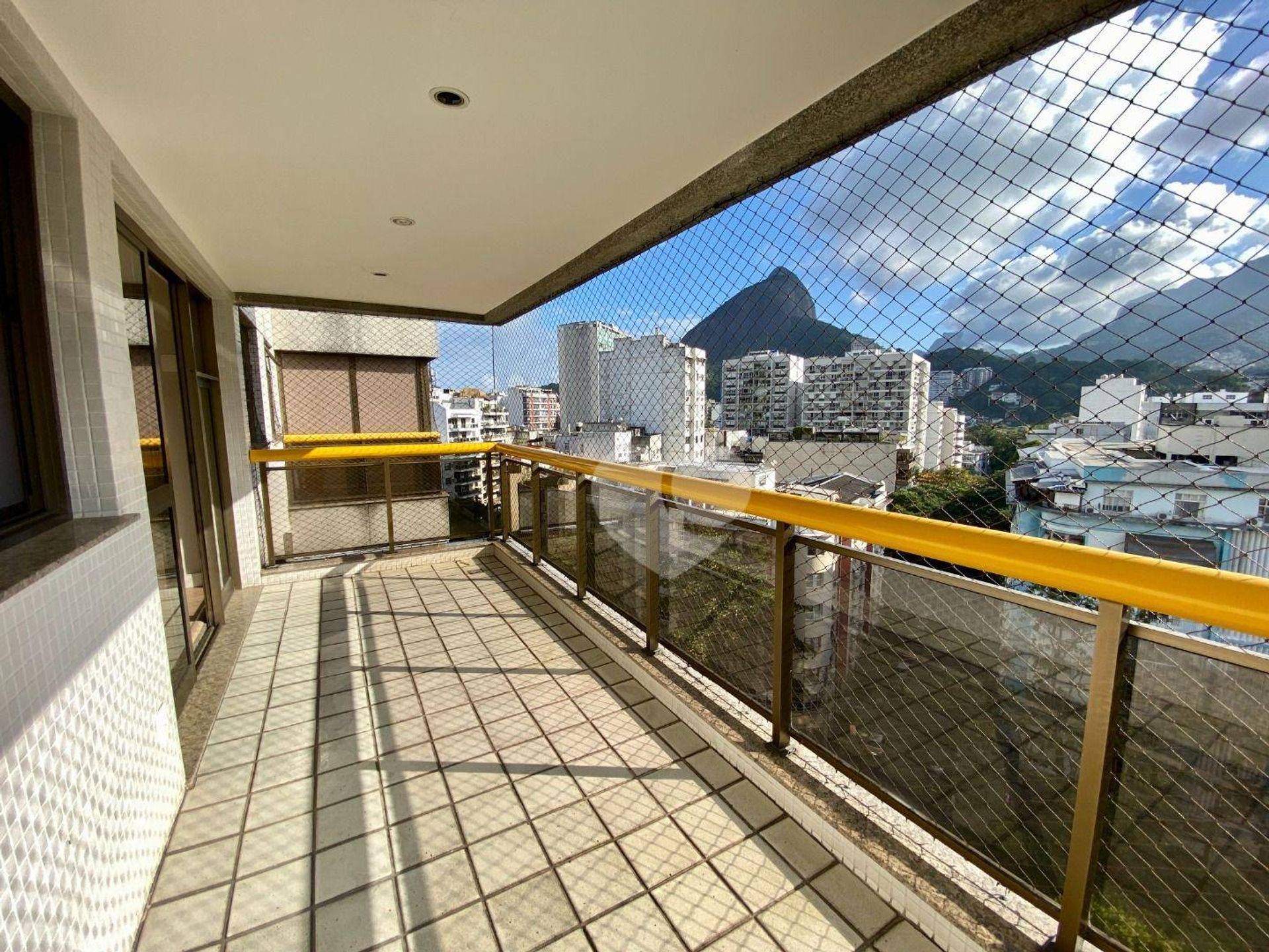 Condominium in , Rio de Janeiro 12001455