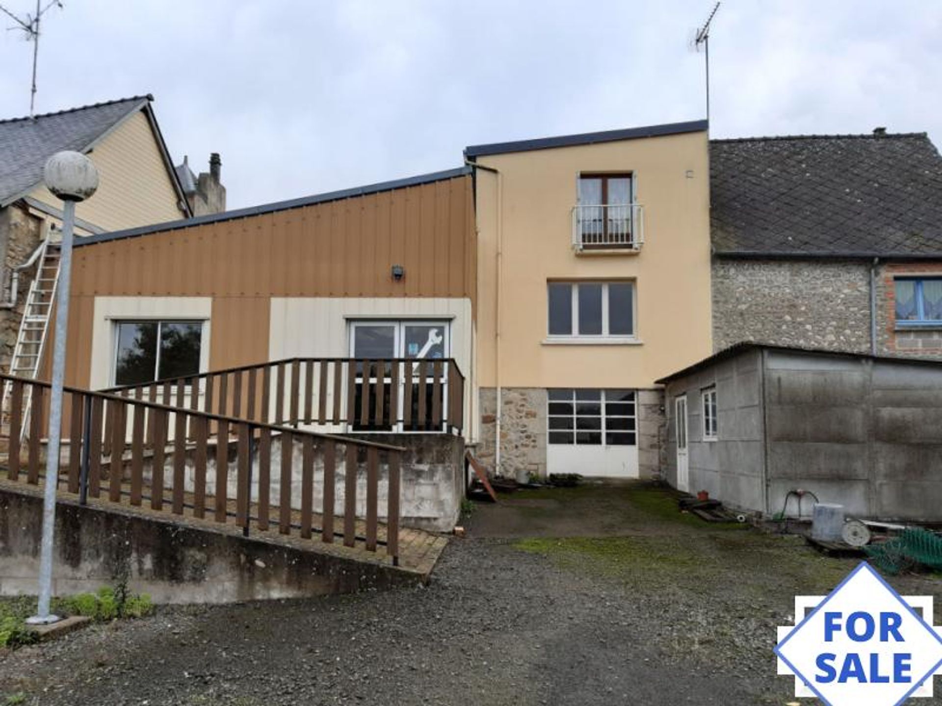 Hus i Villaines-la-Juhel, Pays de la Loire 12003788