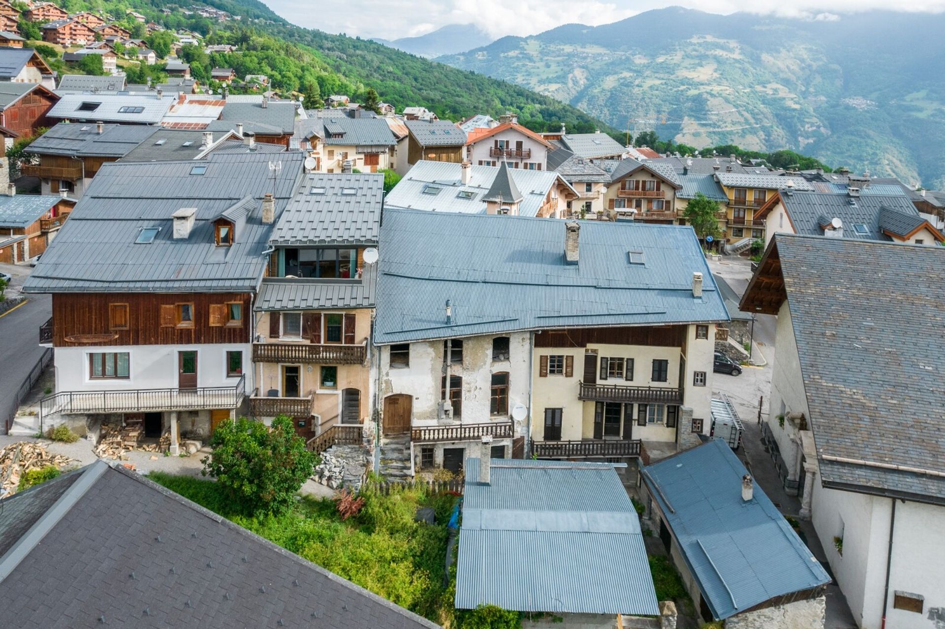 Condominium in Les Allues, Auvergne-Rhone-Alpes 12005145