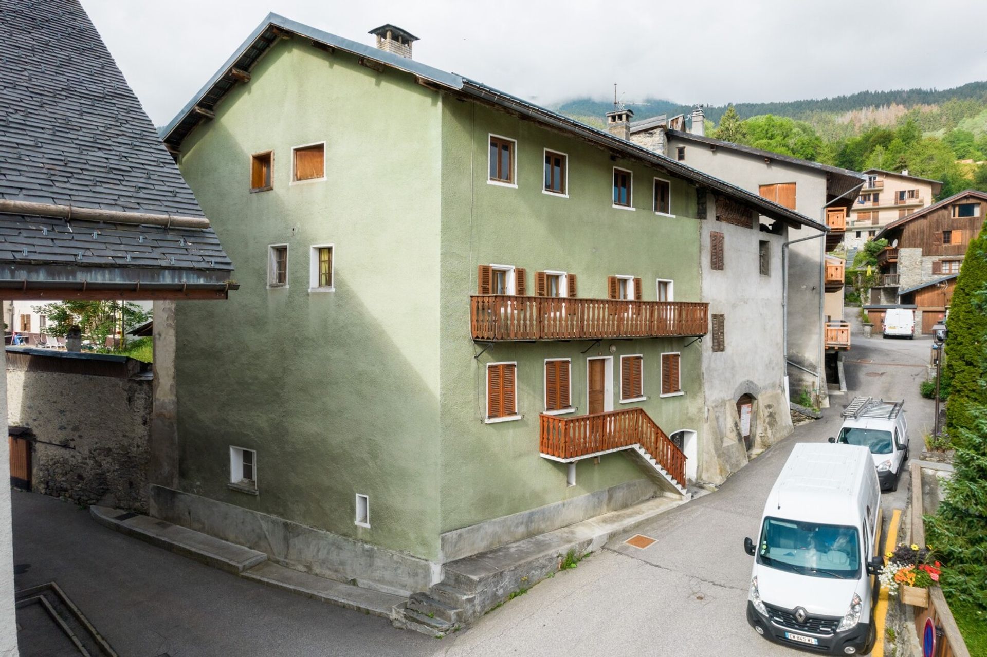 Condominium in Les Allues, Auvergne-Rhone-Alpes 12005145