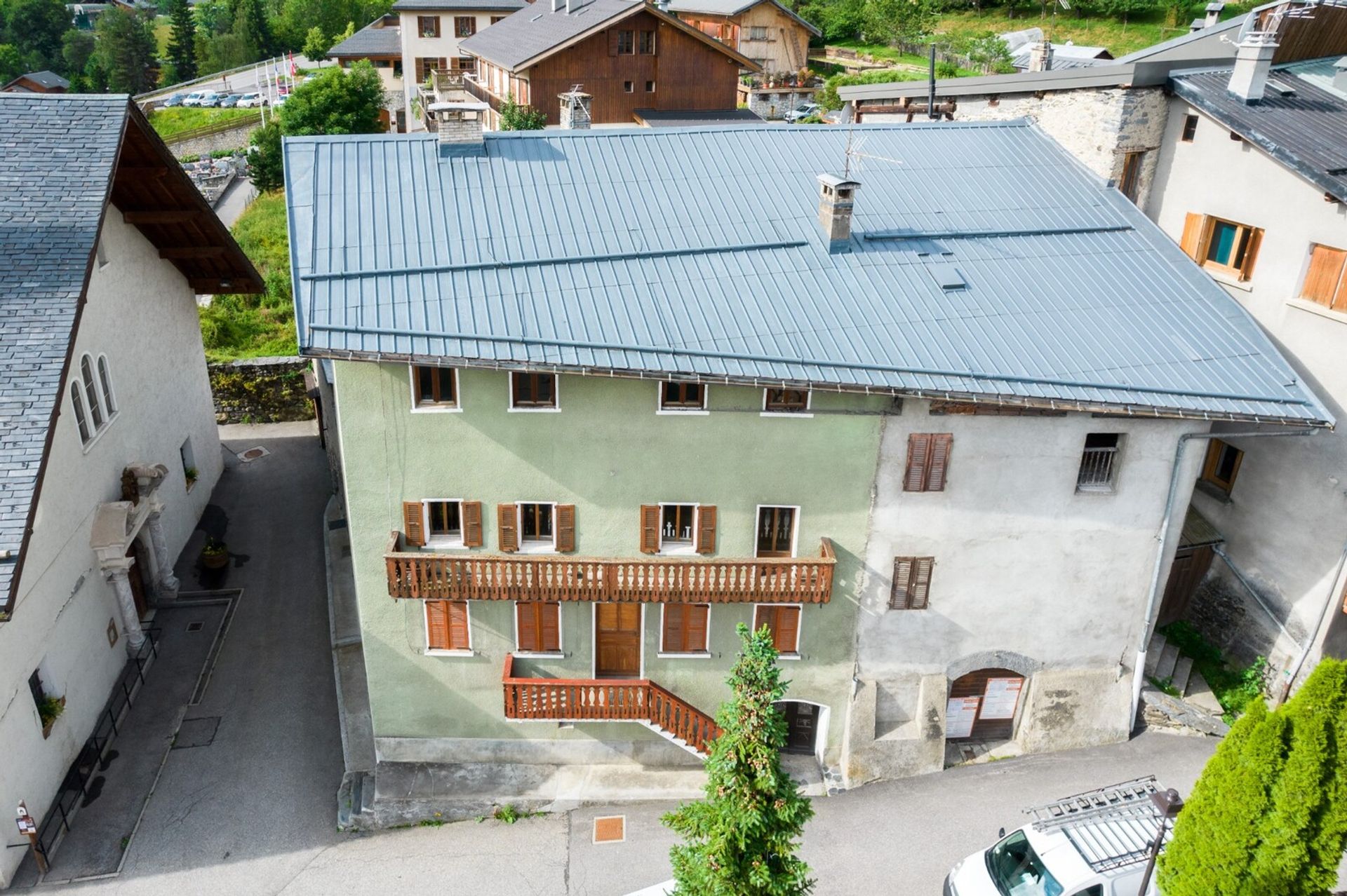 Condominium in Les Allues, Auvergne-Rhone-Alpes 12005146