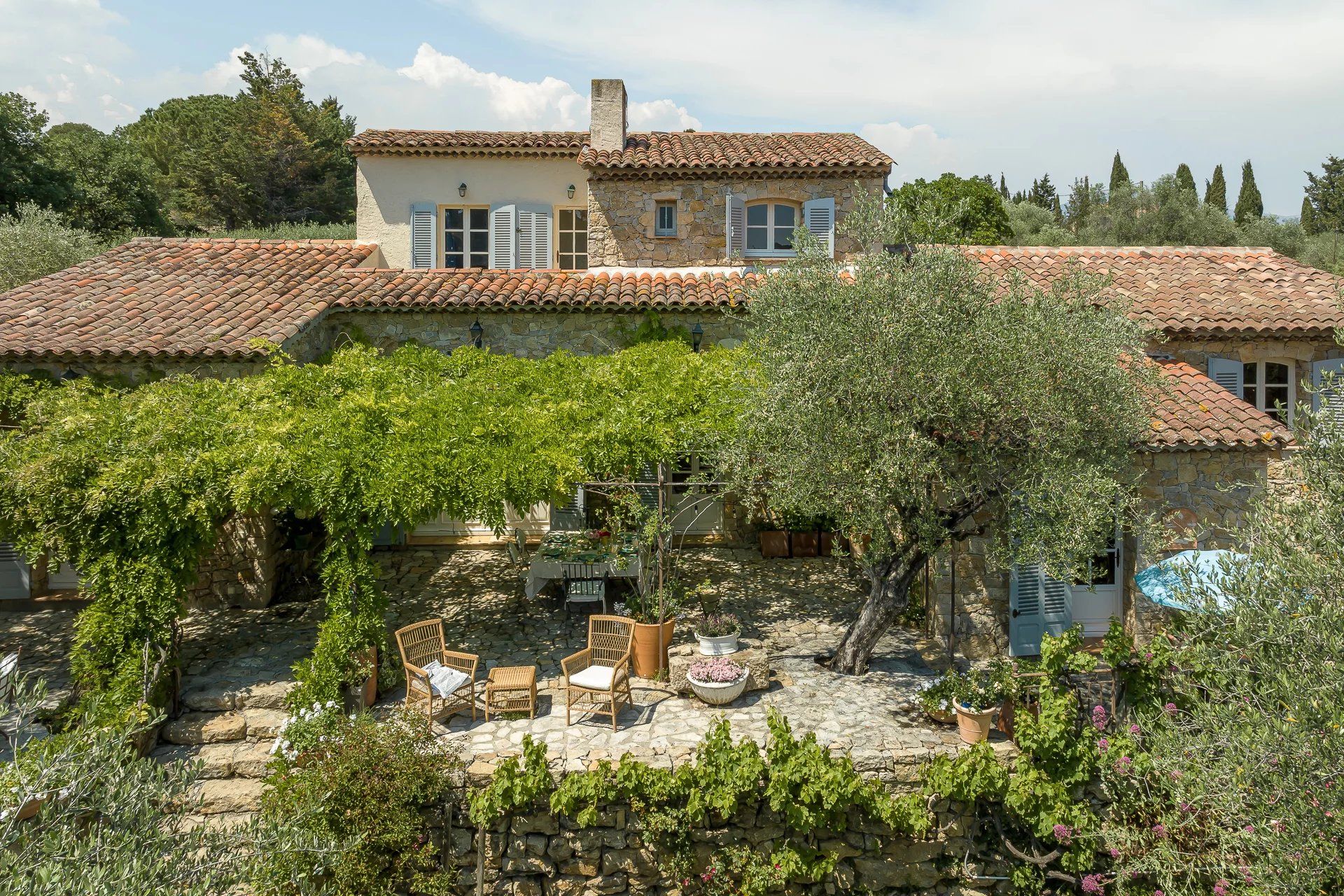 मकान में Valbonne, Provence-Alpes-Côte d'Azur 12008050