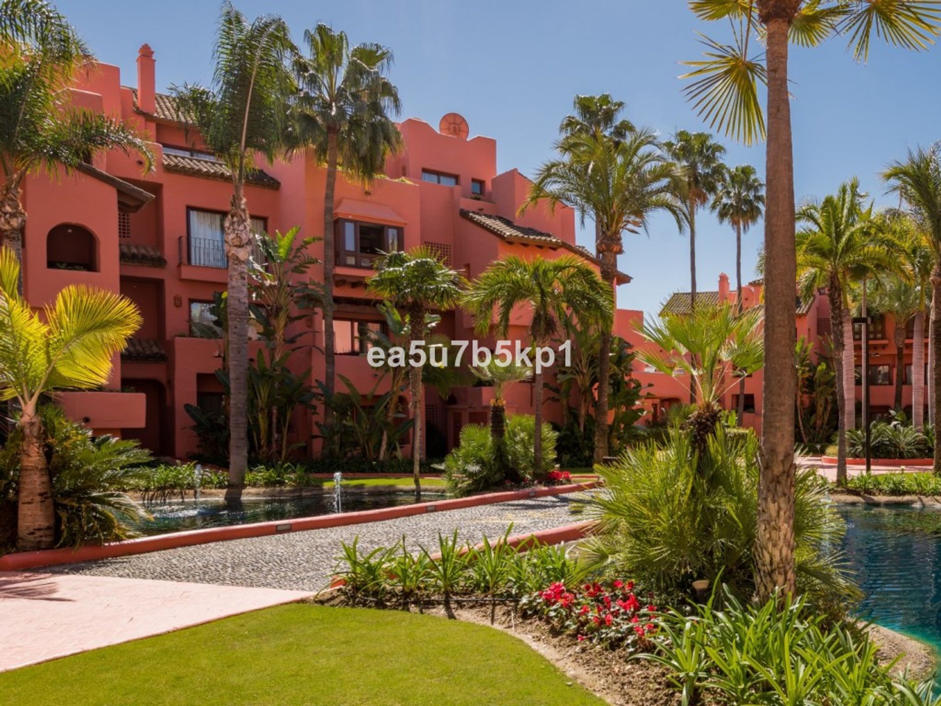 קוֹנדוֹמִינִיוֹן ב Estepona, Andalucía 12008393