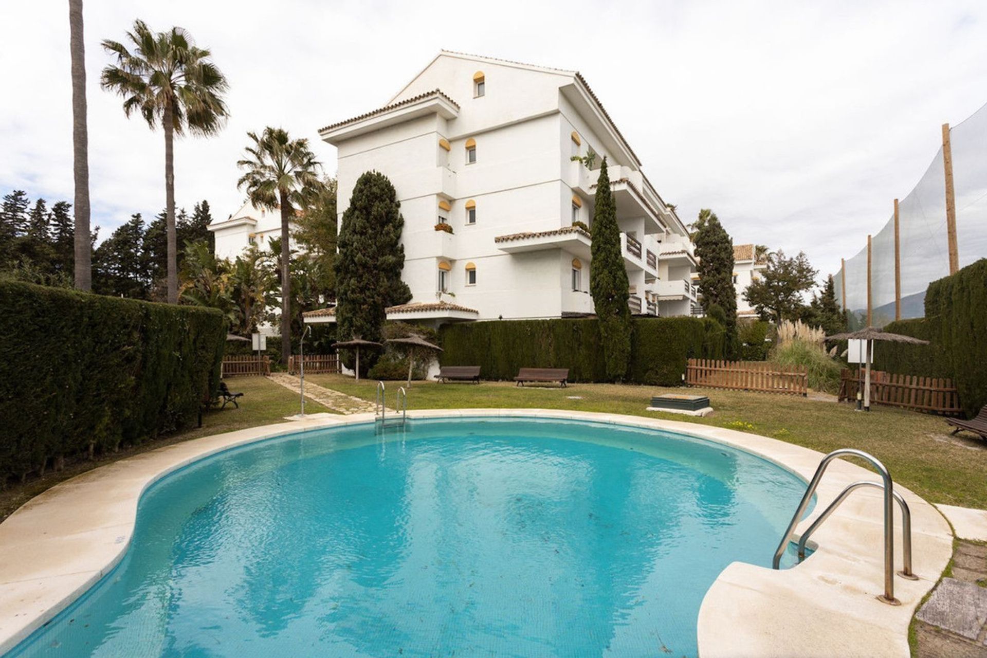 Condominium in San Pedro Alcántara, Andalucía 12008710