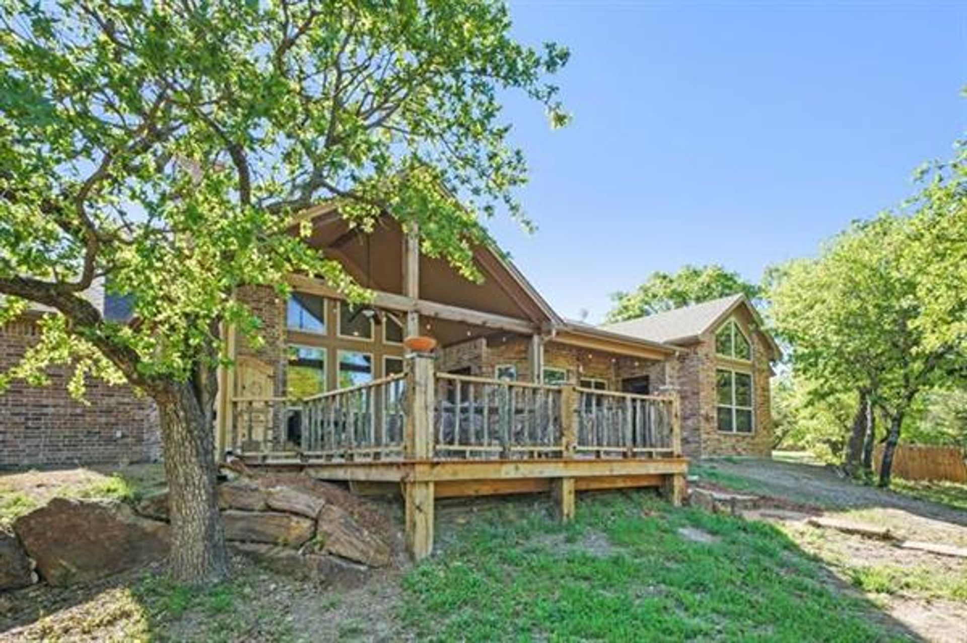 House in Gordon, Texas 12010036