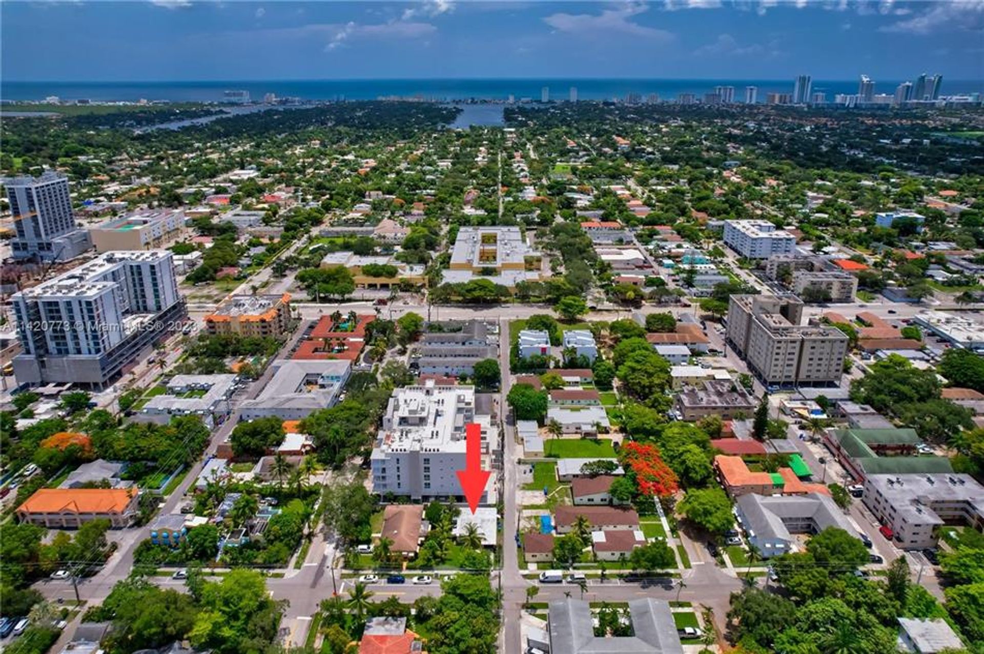 Kondominium dalam Hollywood, Florida 12010203