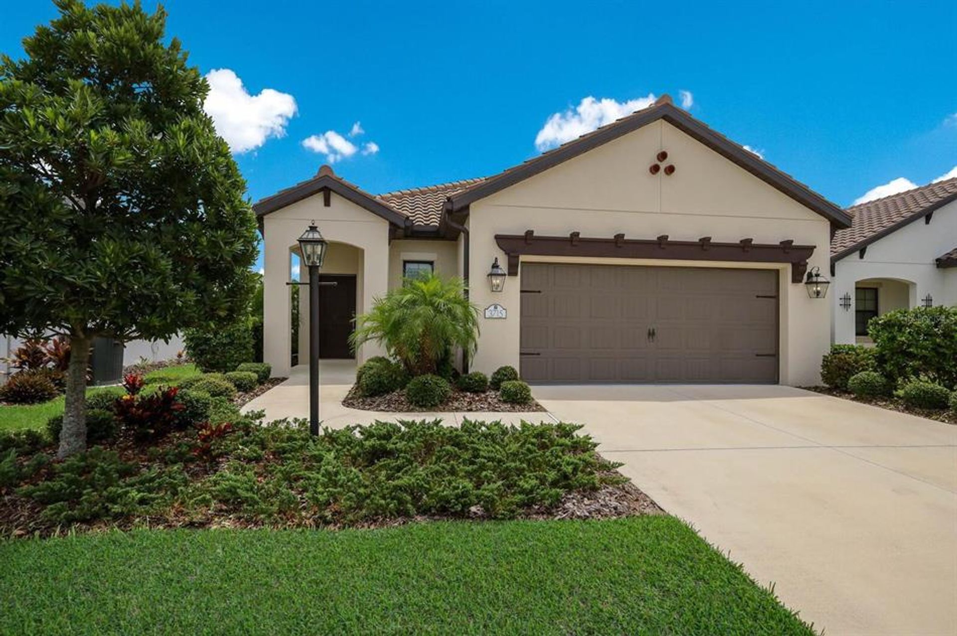 House in Foxleigh, Florida 12010216