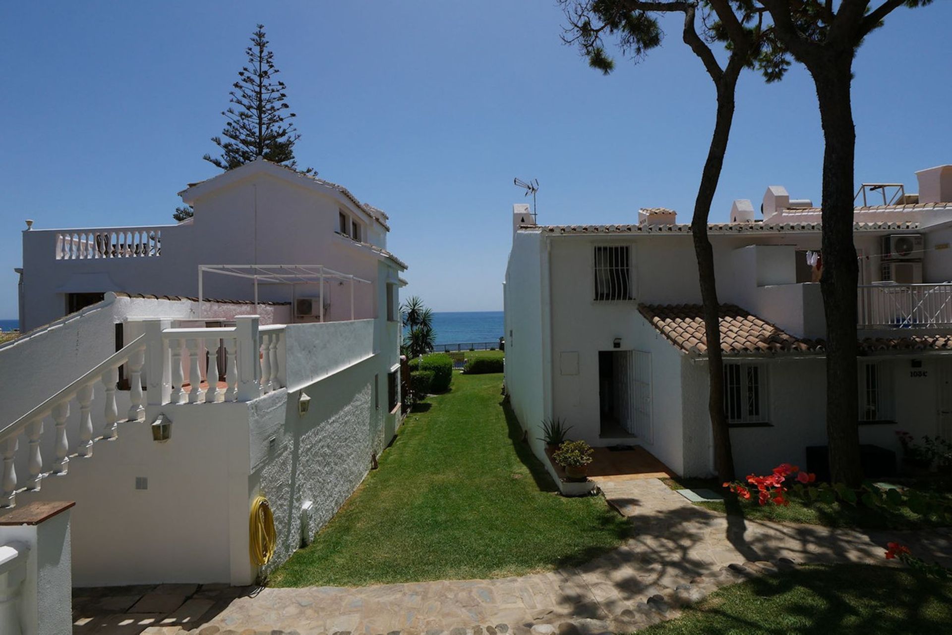 House in Sitio de Calahonda, Andalusia 12012204