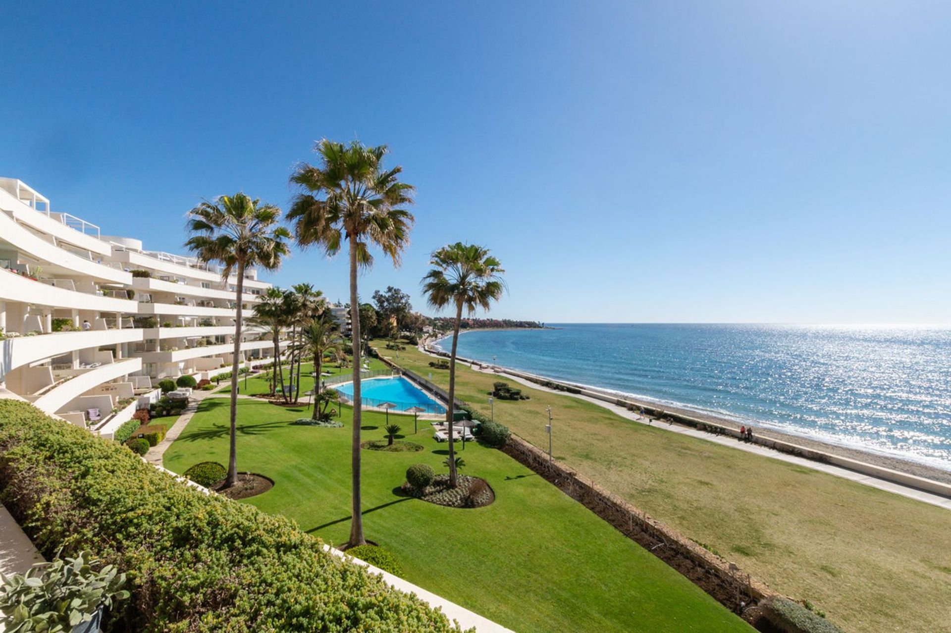 Condominium in Marbella, Andalucía 12012708