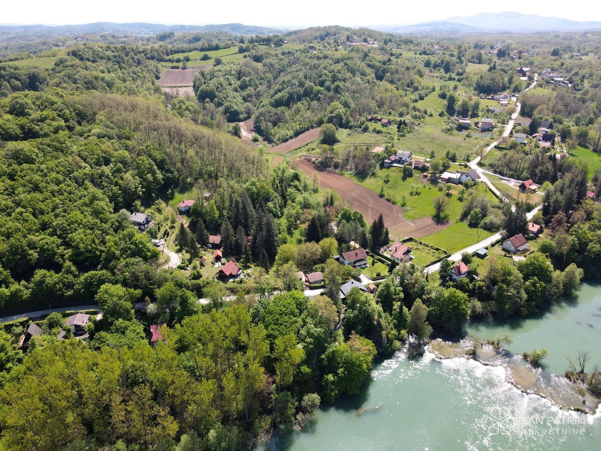 Будинок в Mrežnički Novaki, Karlovačka županija 12013066