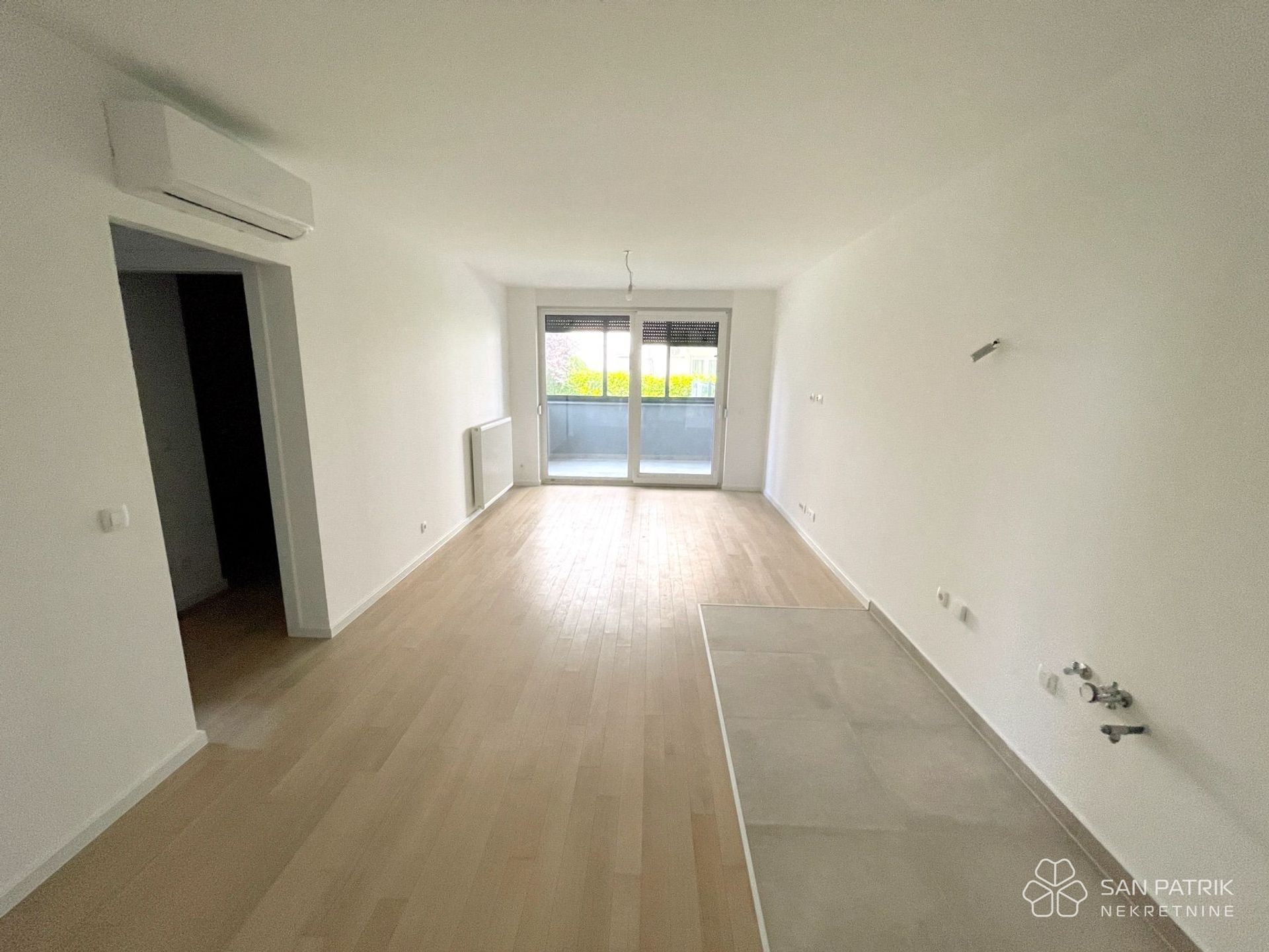 Condominio nel Hrasce Turopoljsko, Zagreb, Grad 12013193