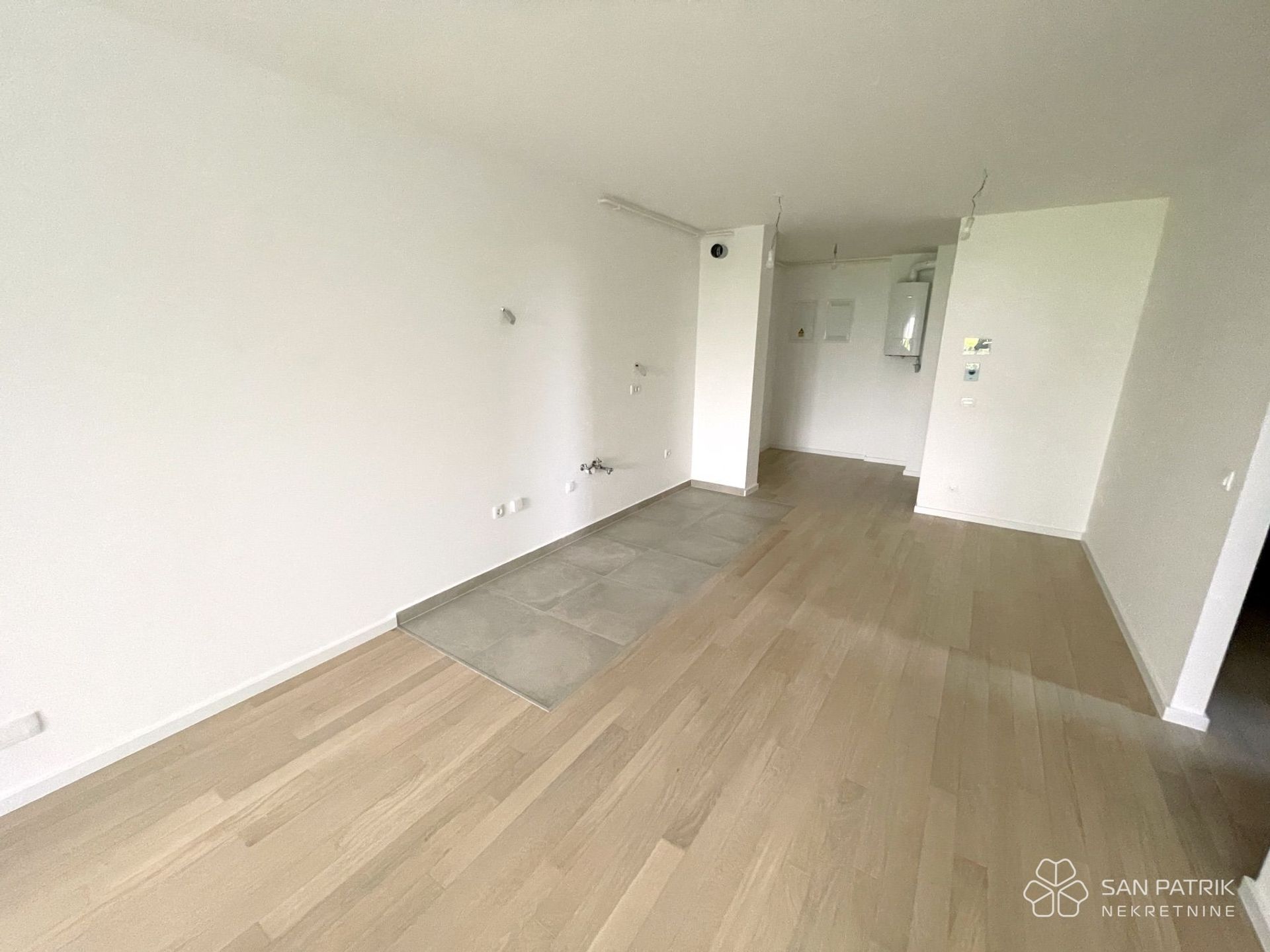 Condominio nel Hrasce Turopoljsko, Zagreb, Grad 12013193