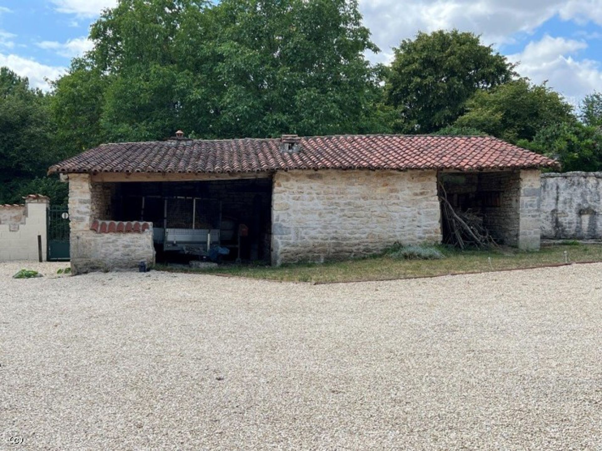 Huis in Ruffec, Nouvelle-Aquitaine 12014406