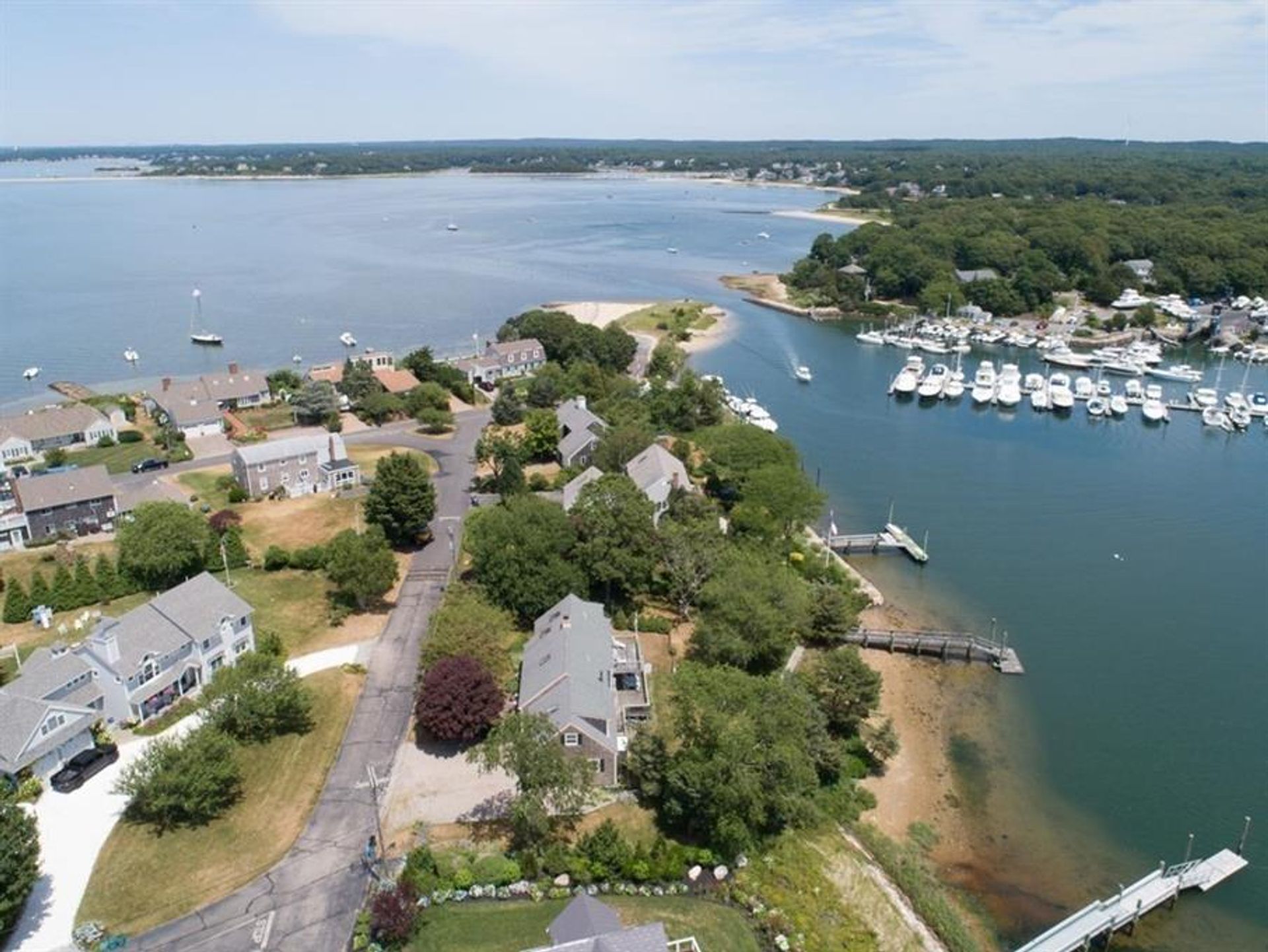 House in Silver Beach, Massachusetts 12015264