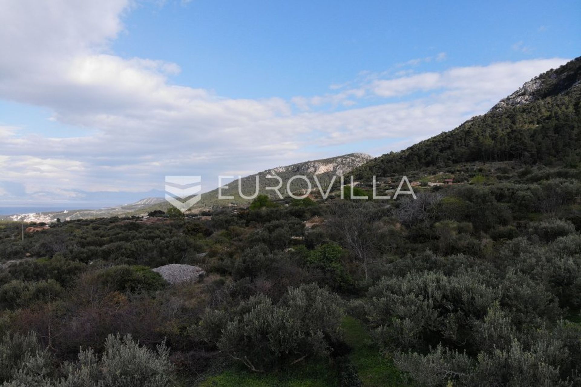 Land in Vrisnik, Split-Dalmatia County 12015673