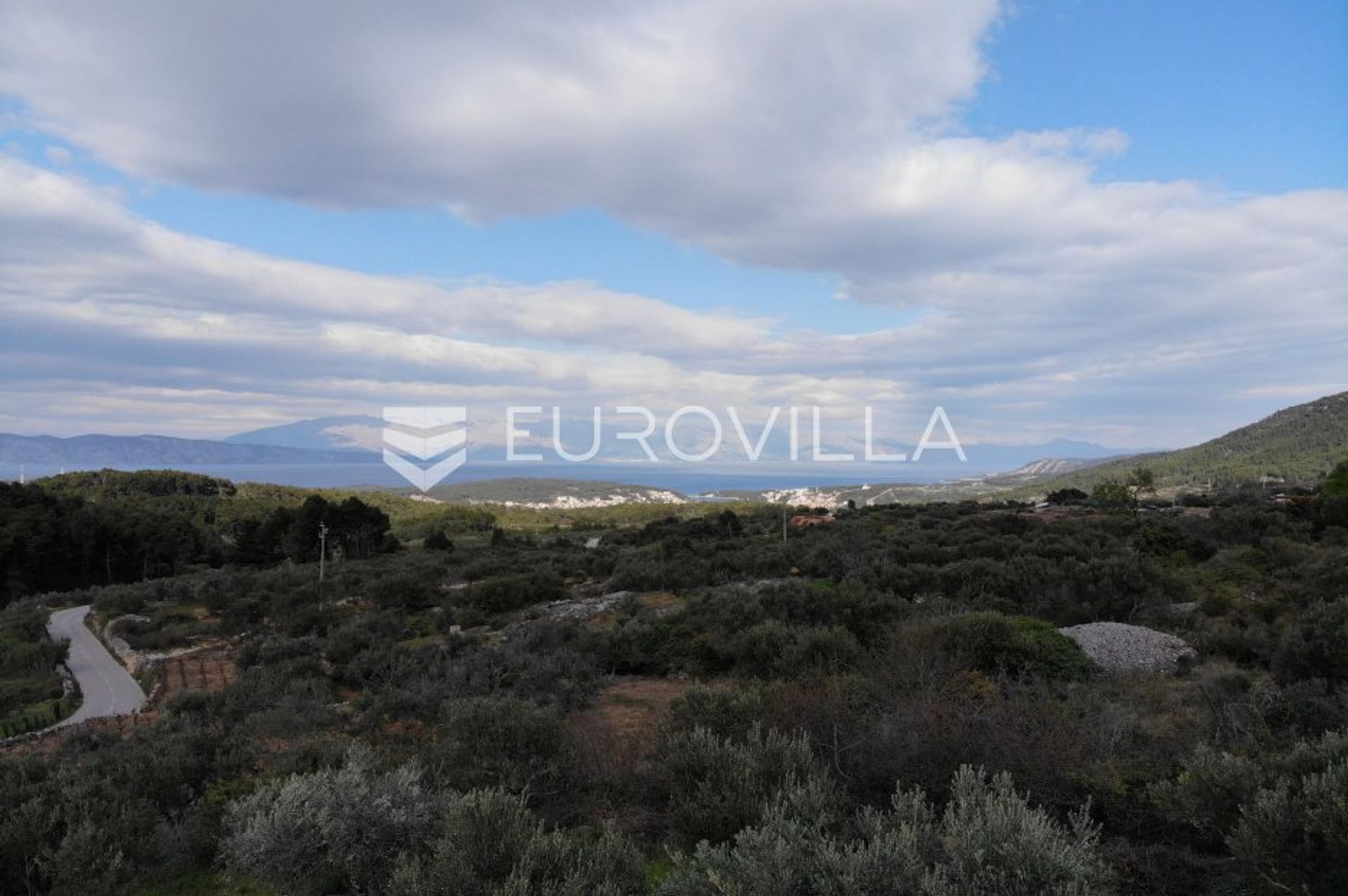 Land in Vrisnik, Split-Dalmatia County 12015673