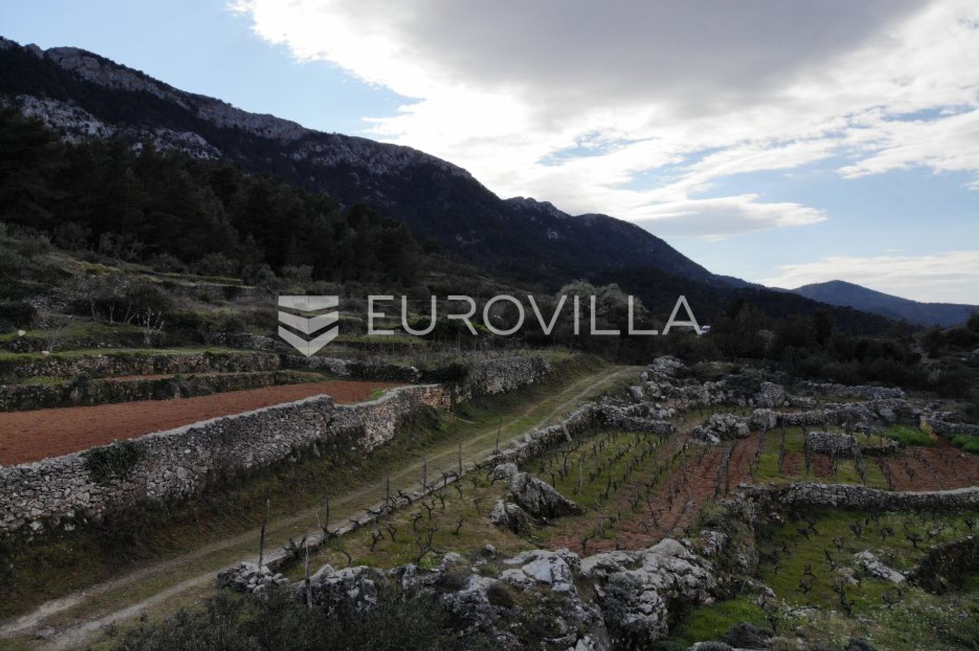 Land in Vrisnik, Split-Dalmatia County 12015684