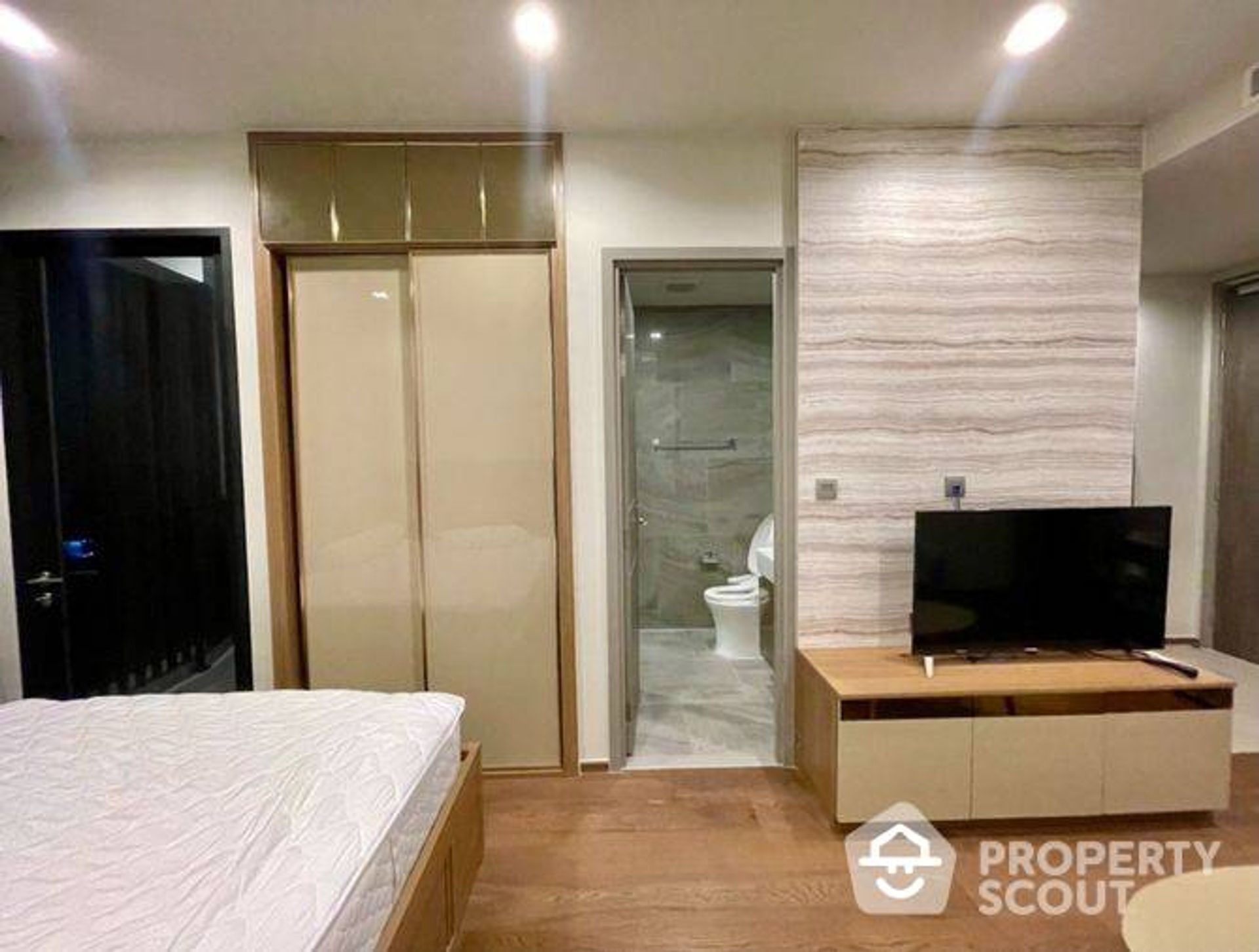 Condominium in Ratchathewi, Krung Thep Maha Nakhon 12016624