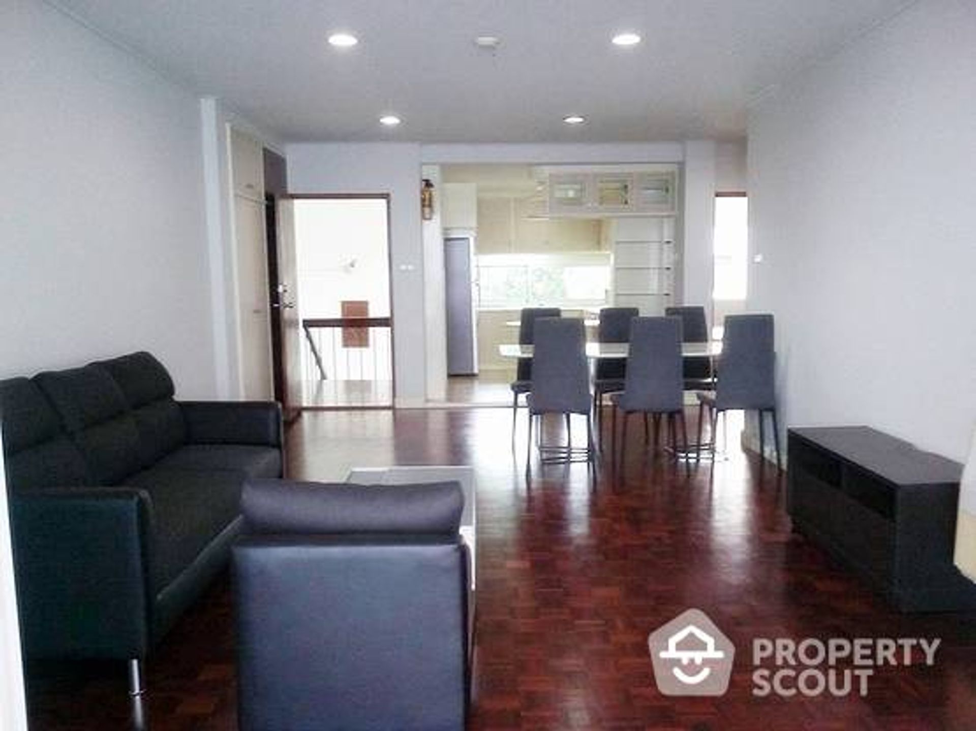 Condominium in Ban Na Song, Krung Thep Maha Nakhon 12017085