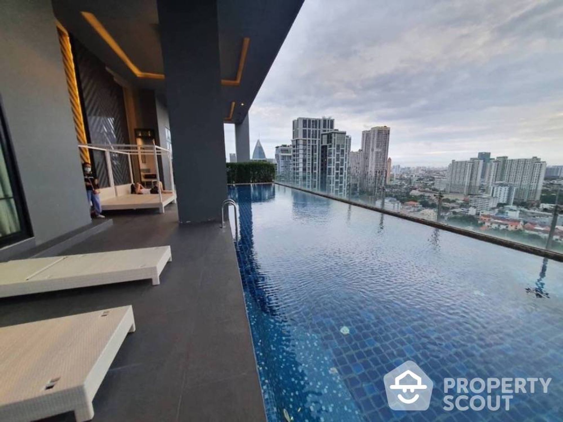 Condominium in Phaya Thai, Krung Thep Maha Nakhon 12017463