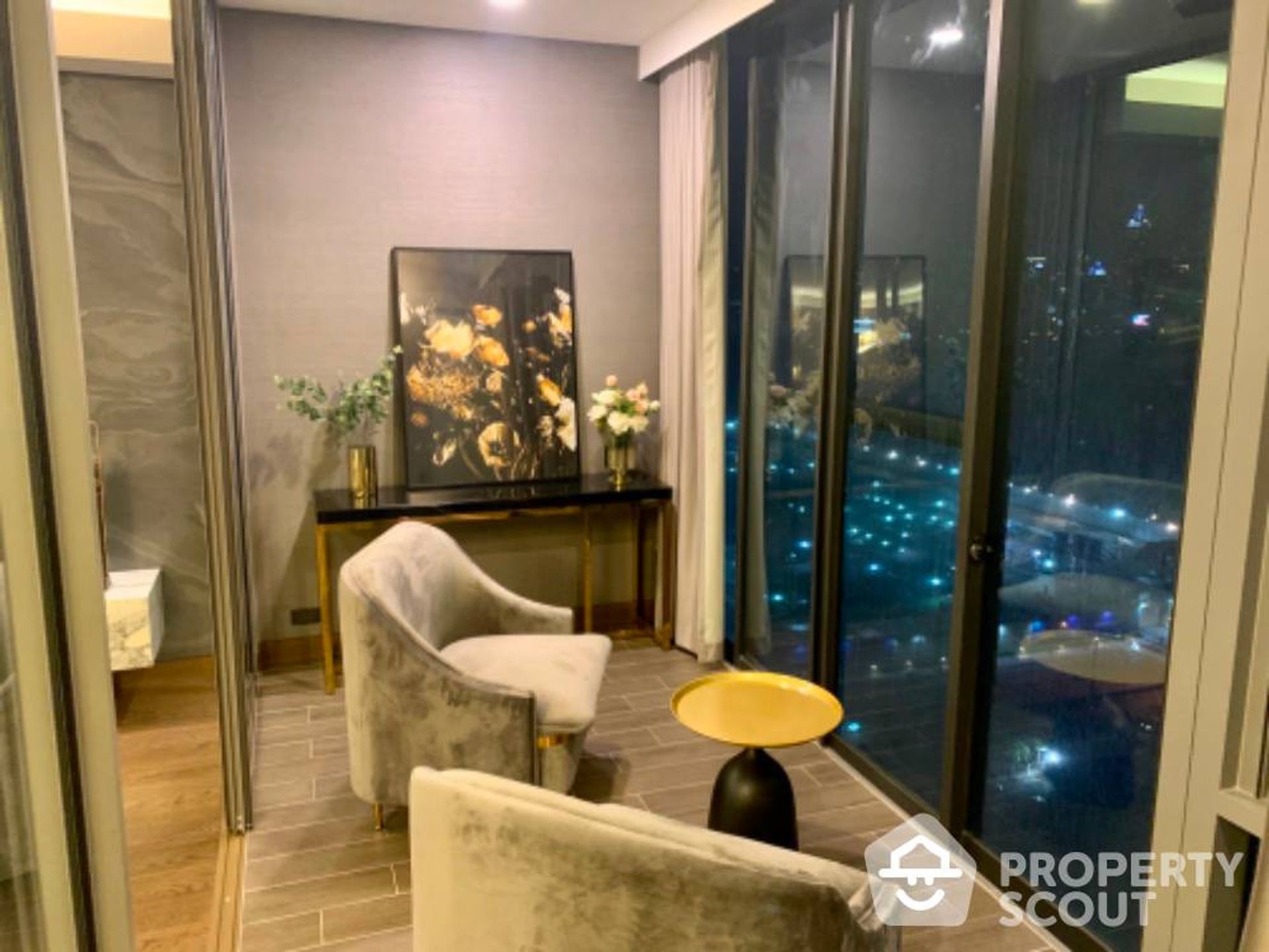 Condominium in Khlong Toei, Krung Thep Maha Nakhon 12017469